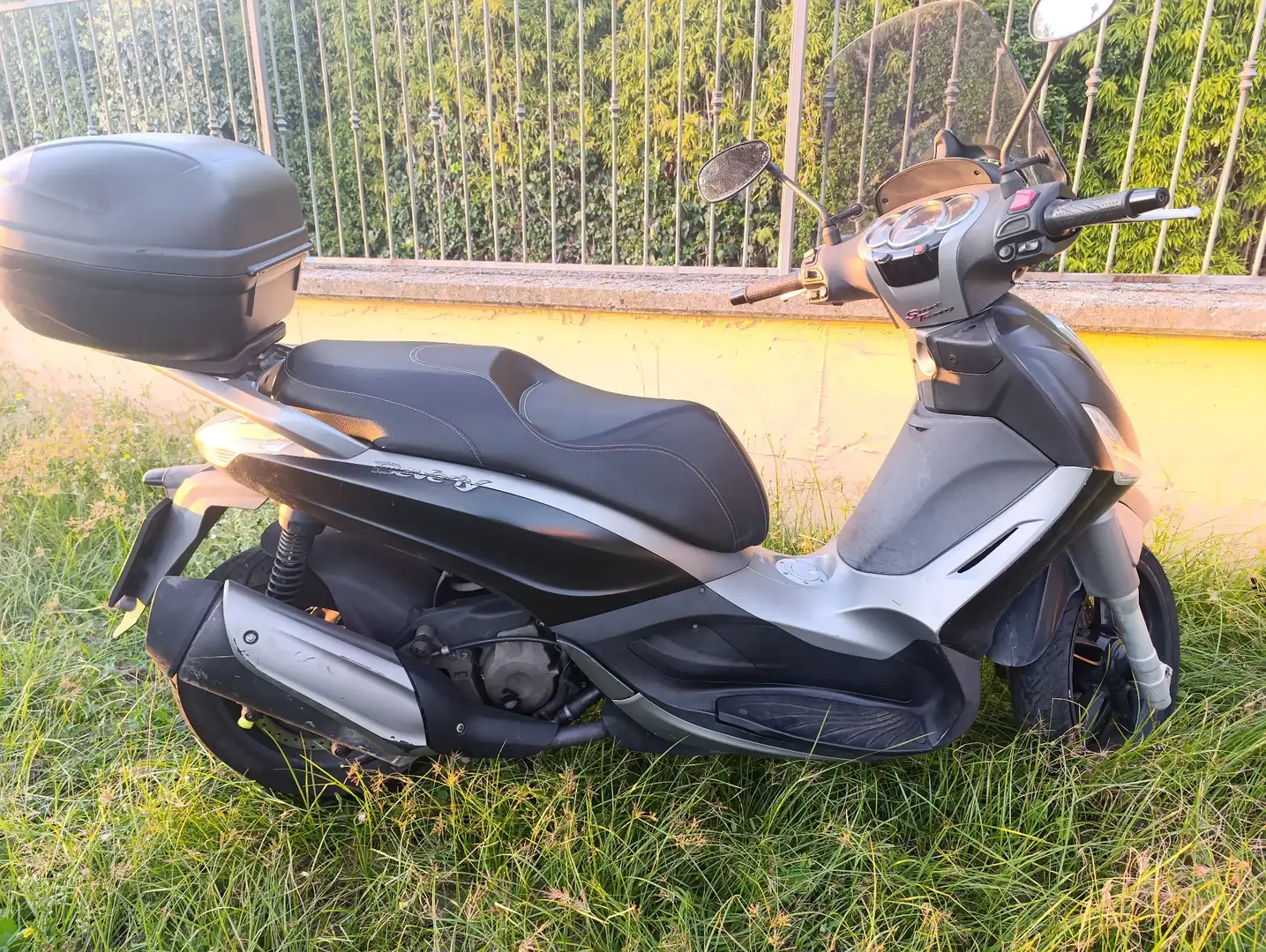 Piaggio Beverly 350 ABS/ASR Noir - 1