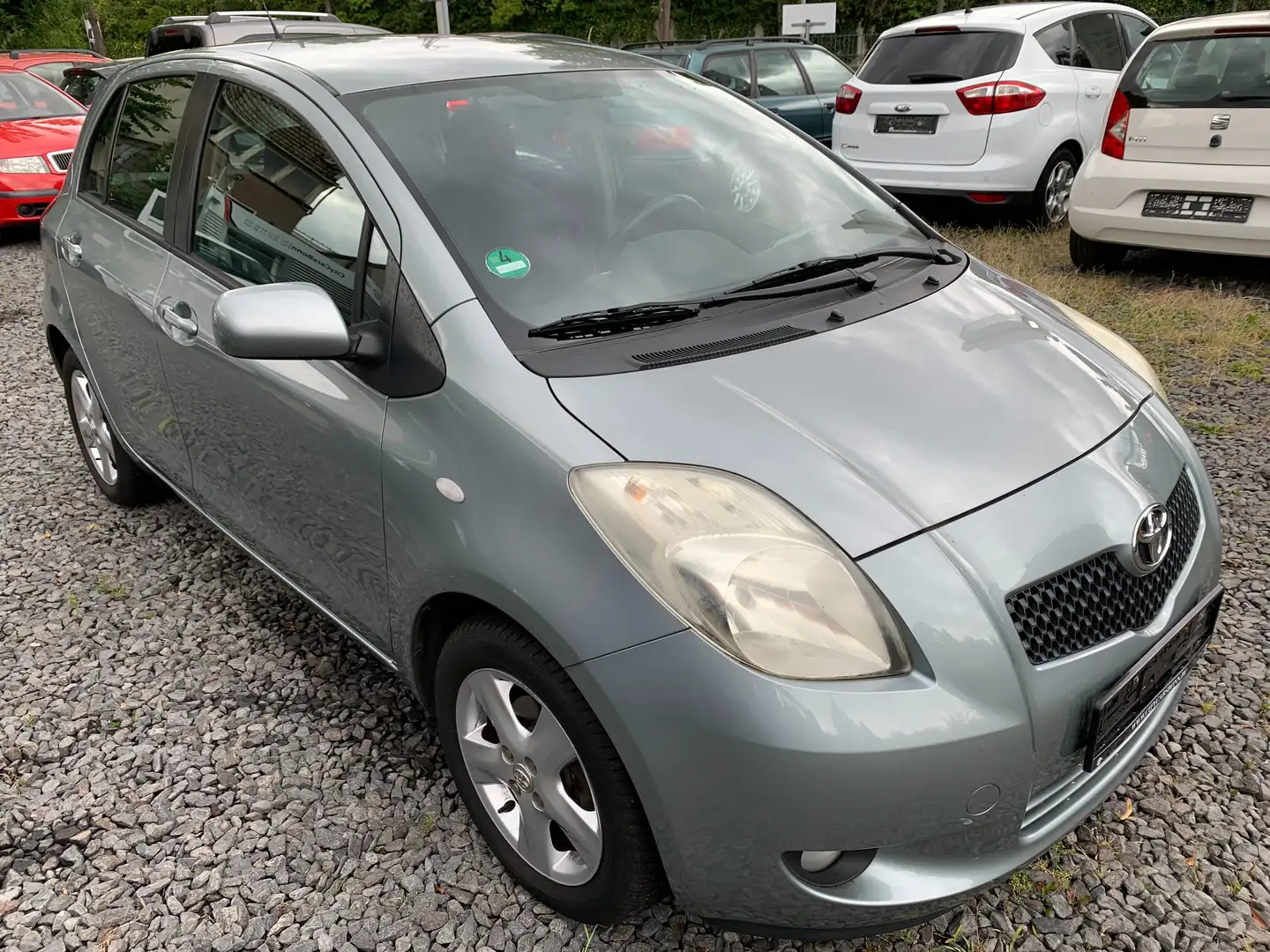 Toyota Yaris Executive 1.3 / Klima/Alu/ZV/KeylessGo Grau - 2