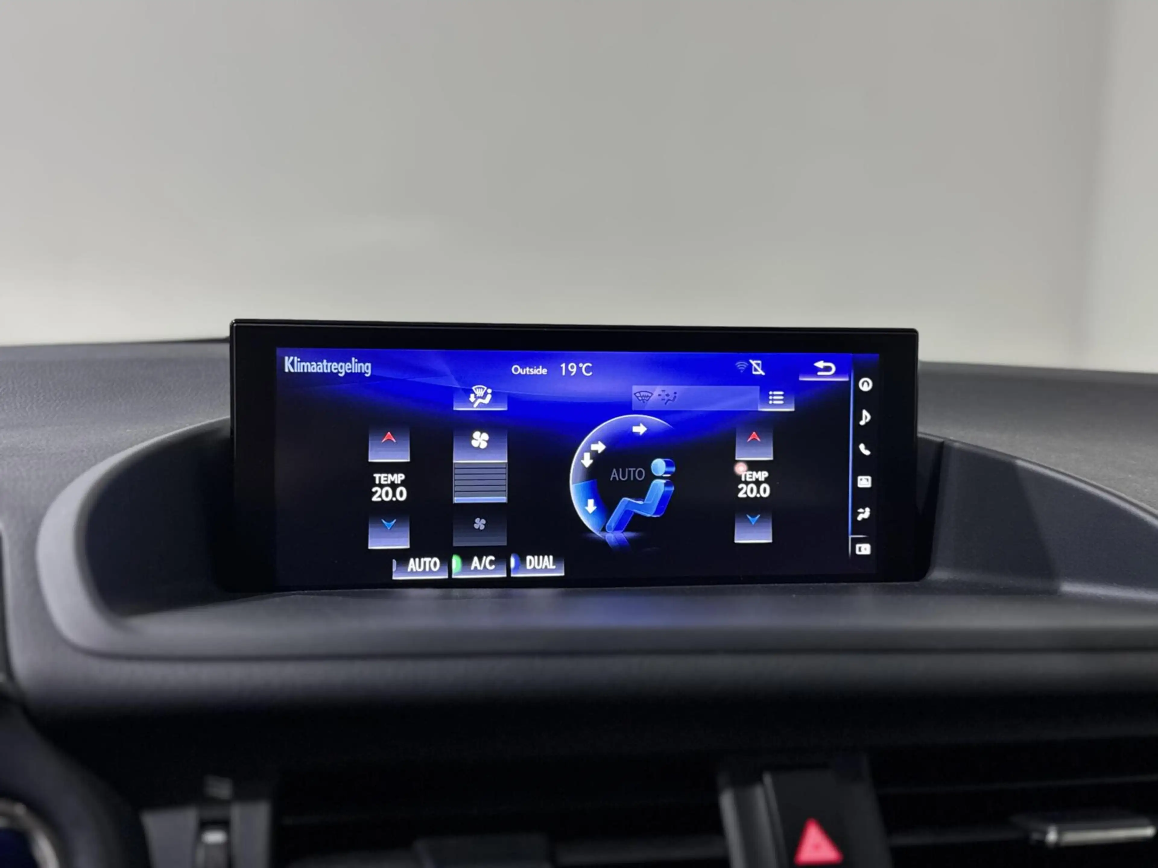 Lexus CT 200h Luxury Line|DEALERONDERHOUDEN|LANE ASS|KEYLESS — photo 28