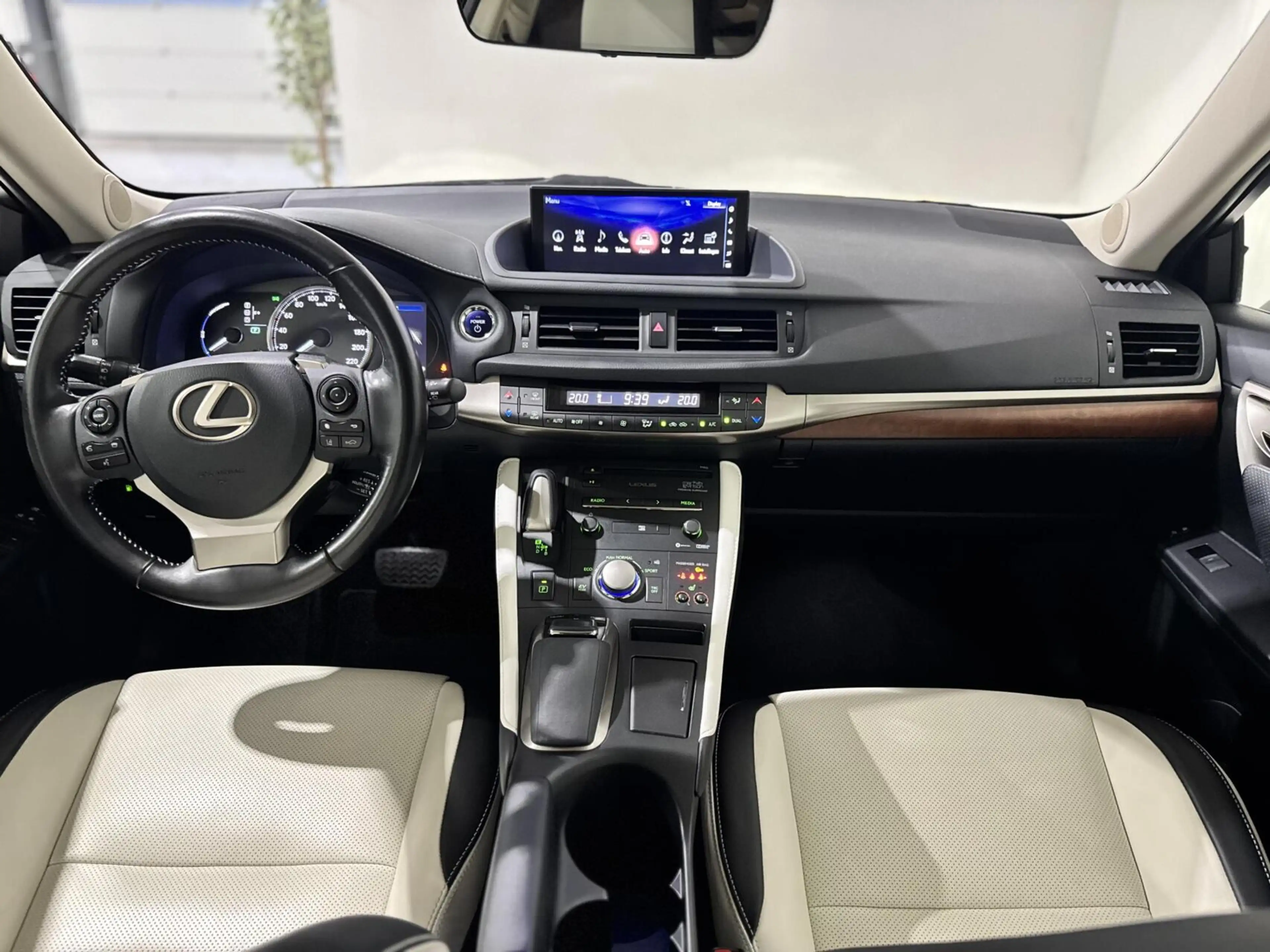 Lexus CT 200h Luxury Line|DEALERONDERHOUDEN|LANE ASS|KEYLESS — photo 3