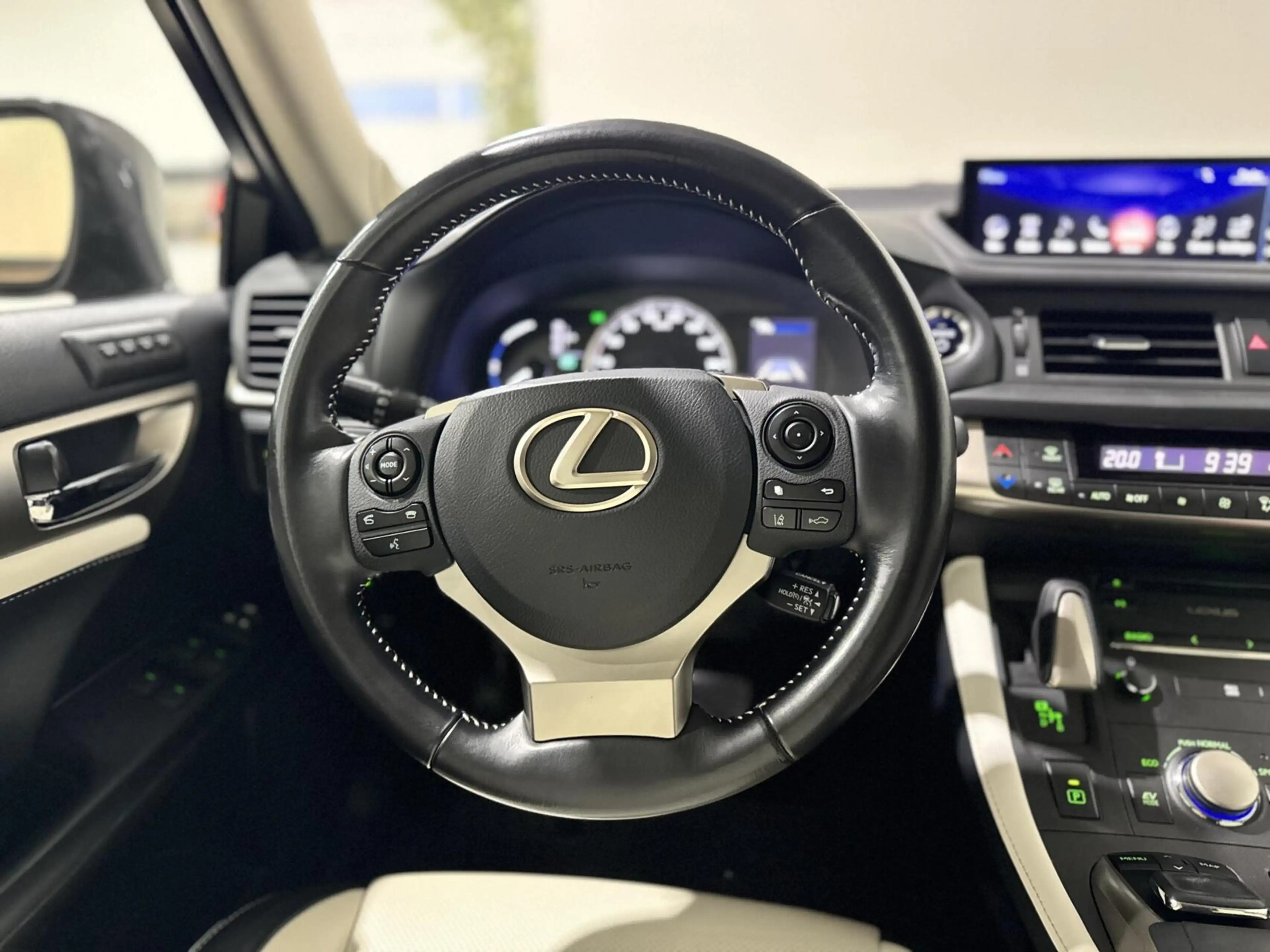Lexus CT 200h Luxury Line|DEALERONDERHOUDEN|LANE ASS|KEYLESS — photo 22