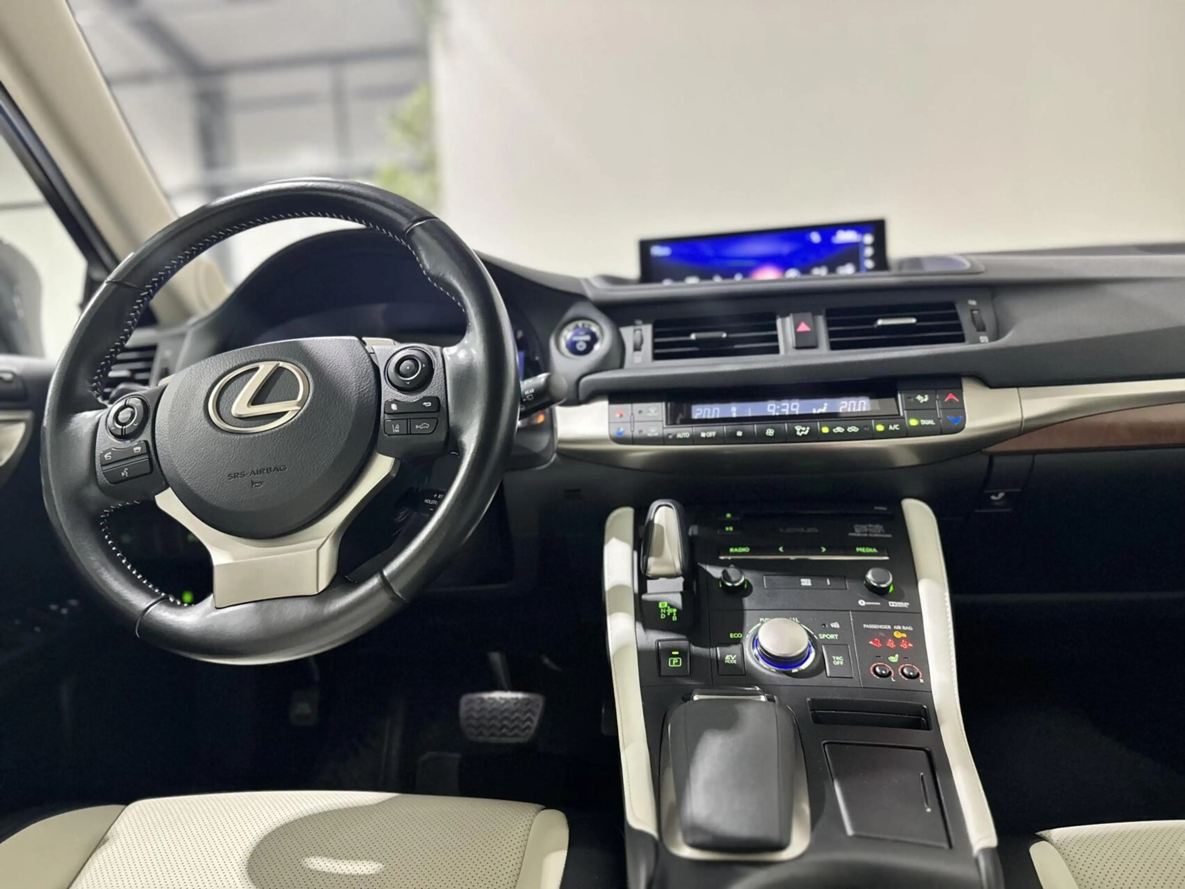 Lexus CT 200h Luxury Line|DEALERONDERHOUDEN|LANE ASS|KEYLESS — photo 16