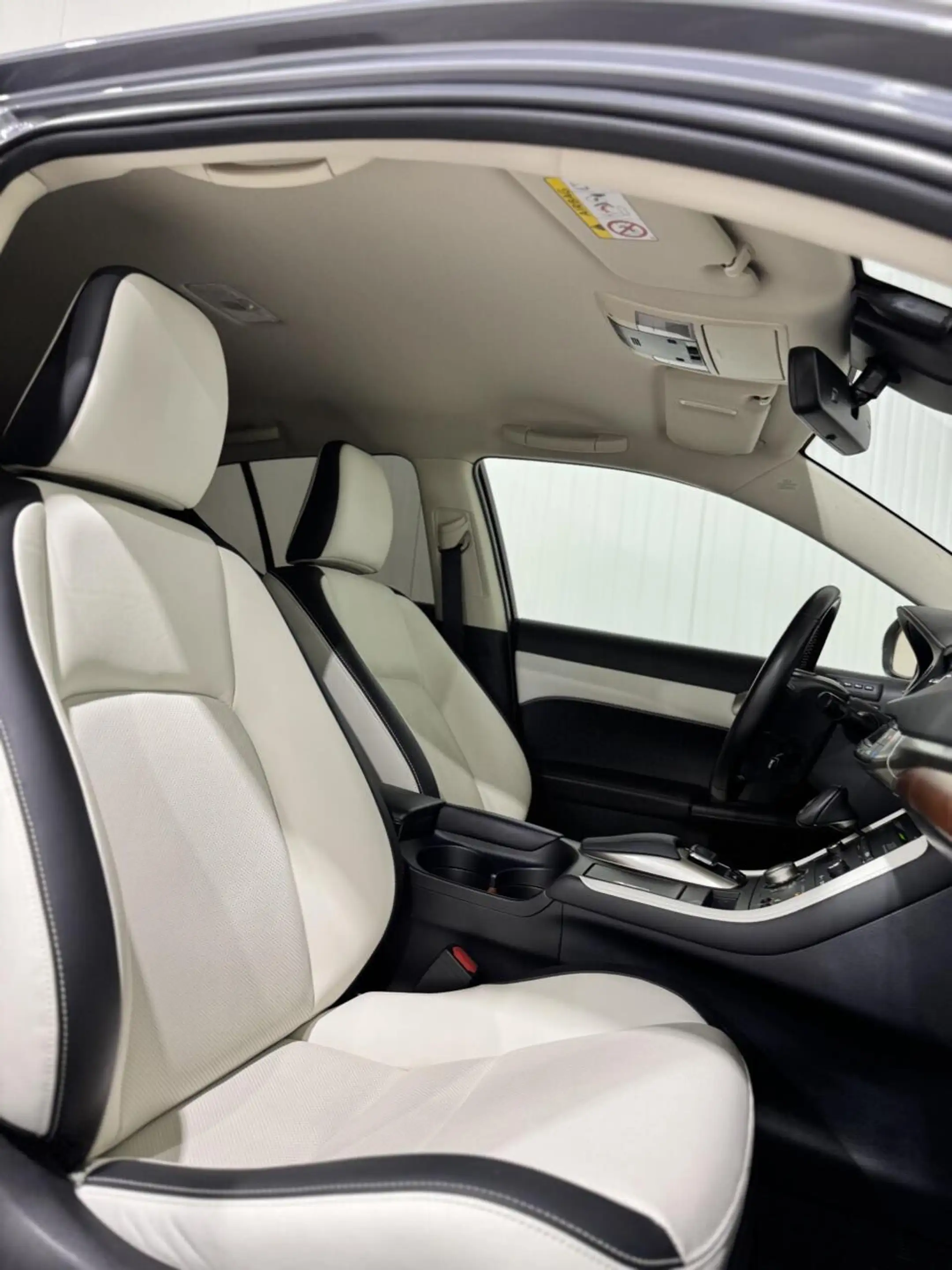 Lexus CT 200h Luxury Line|DEALERONDERHOUDEN|LANE ASS|KEYLESS — photo 8