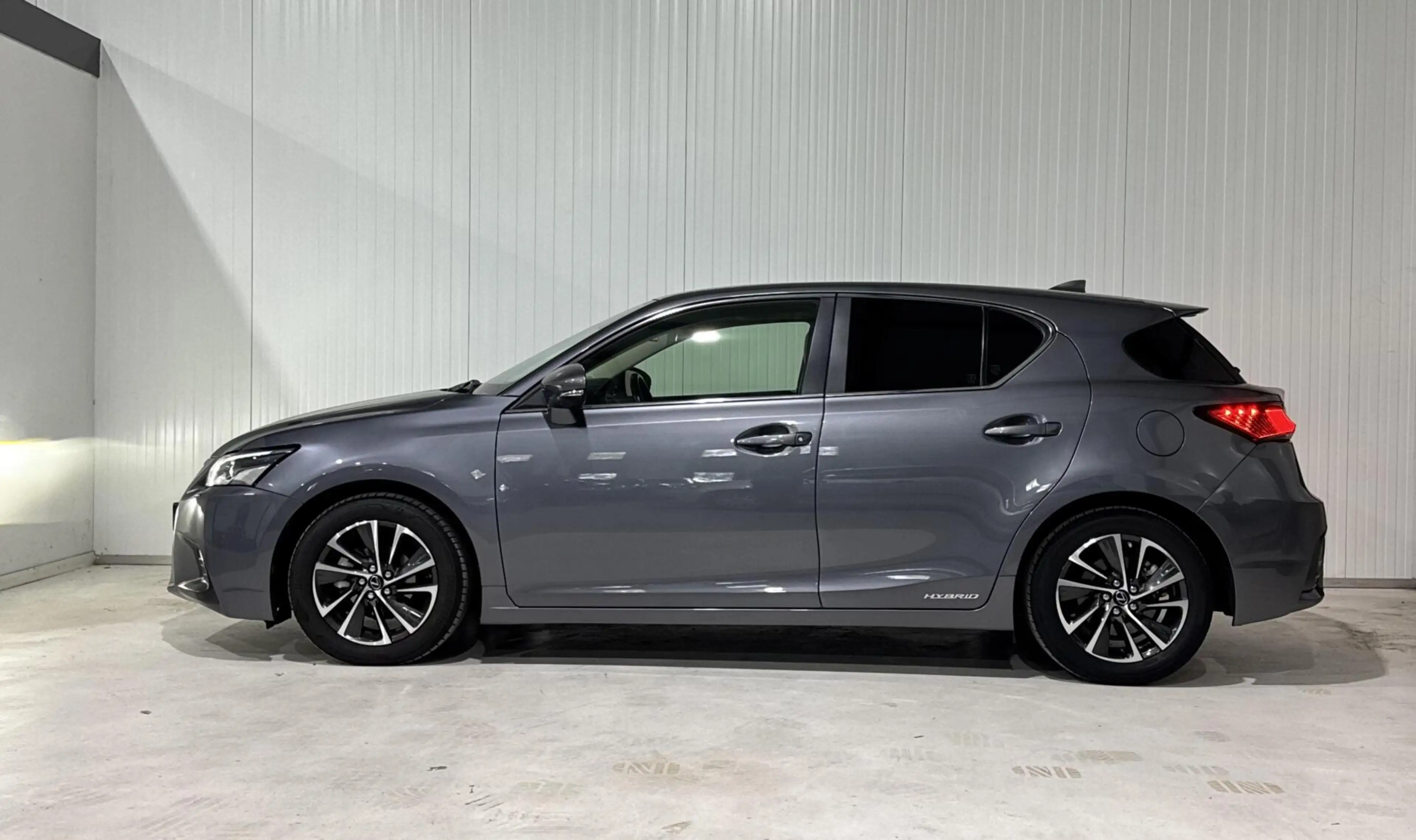 Lexus CT 200h Luxury Line|DEALERONDERHOUDEN|LANE ASS|KEYLESS — photo 5