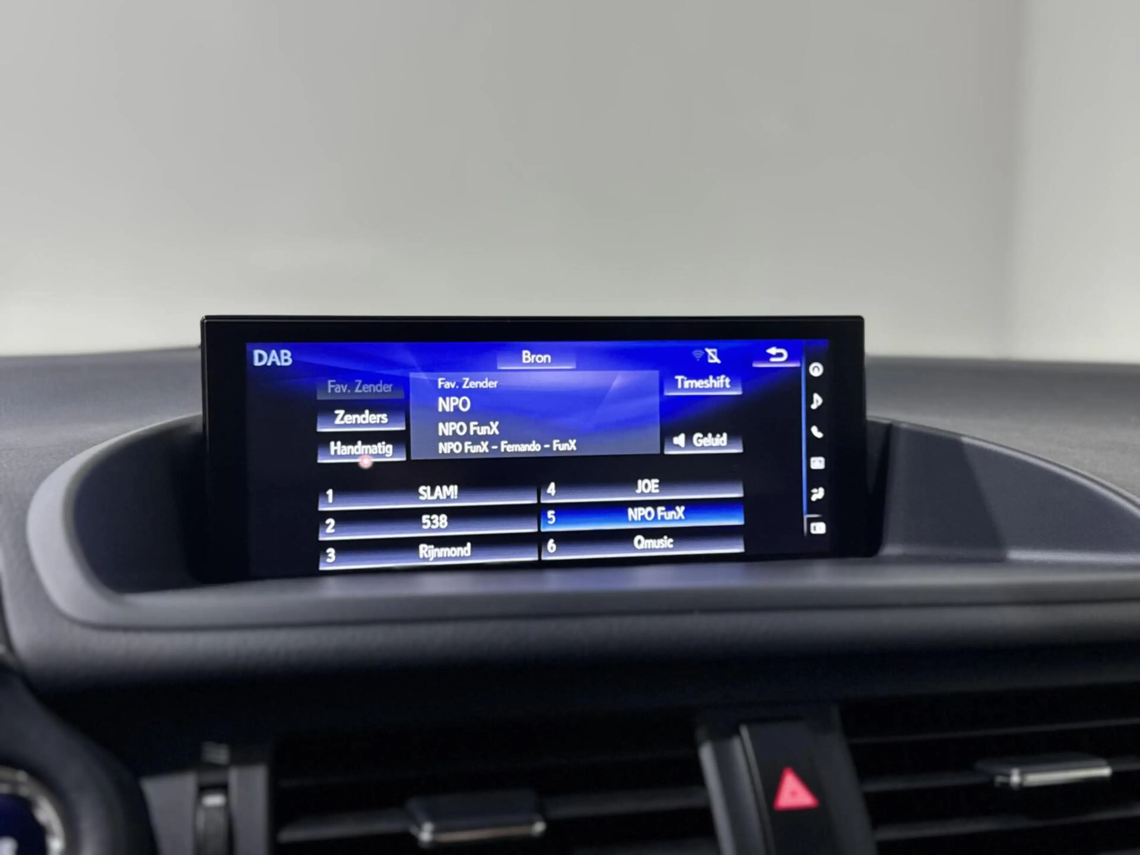 Lexus CT 200h Luxury Line|DEALERONDERHOUDEN|LANE ASS|KEYLESS — photo 26