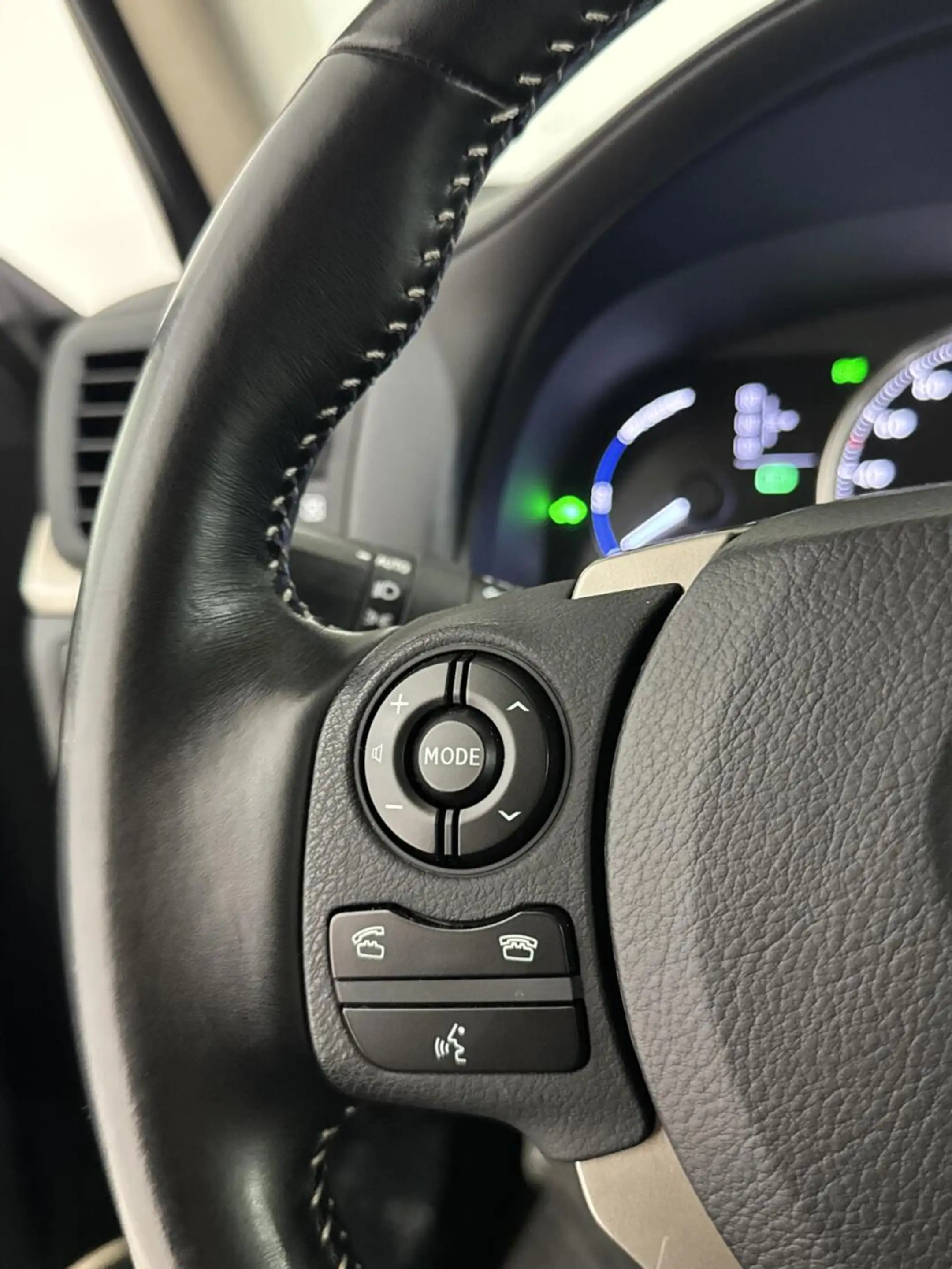 Lexus CT 200h Luxury Line|DEALERONDERHOUDEN|LANE ASS|KEYLESS — photo 34