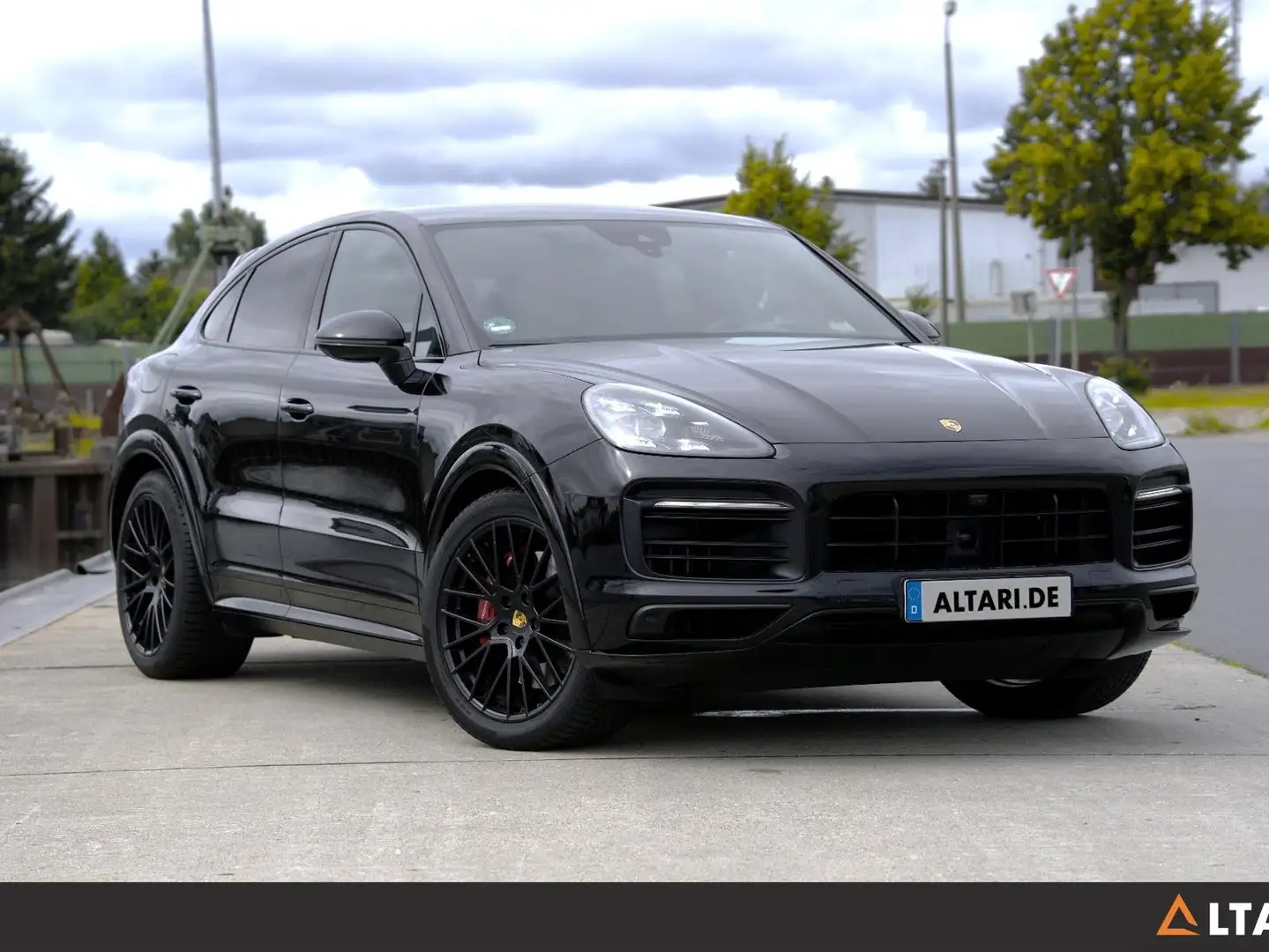 Porsche Cayenne Coupé 4.0 V8 GTS Sportabgas Sport Chrono Schwarz - 1