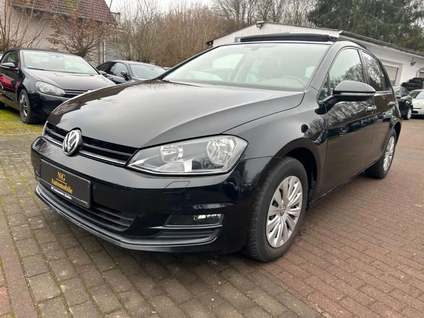 Volkswagen Golf VII Lim. 1.6 TDI BMT *Pano*SHZ*PDC*Tempo* Schwarz - 1
