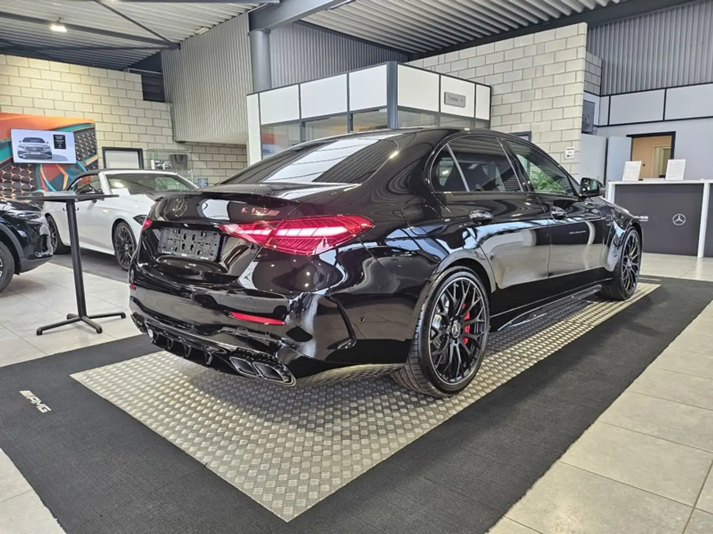 Mercedes-Benz C 63 AMG S E PERFORMANCE - Véhicule démo 1ère immat avant 3 Noir - 2