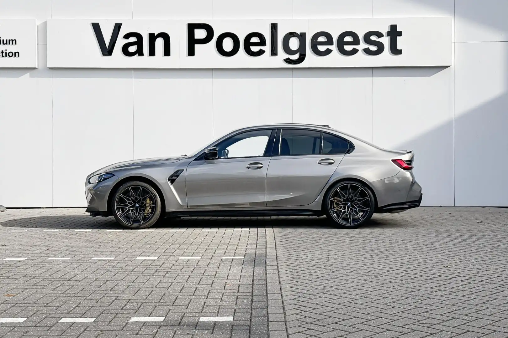 BMW M3 Sedan xDrive Competition | Innovation Pack | Kerem Gris - 2