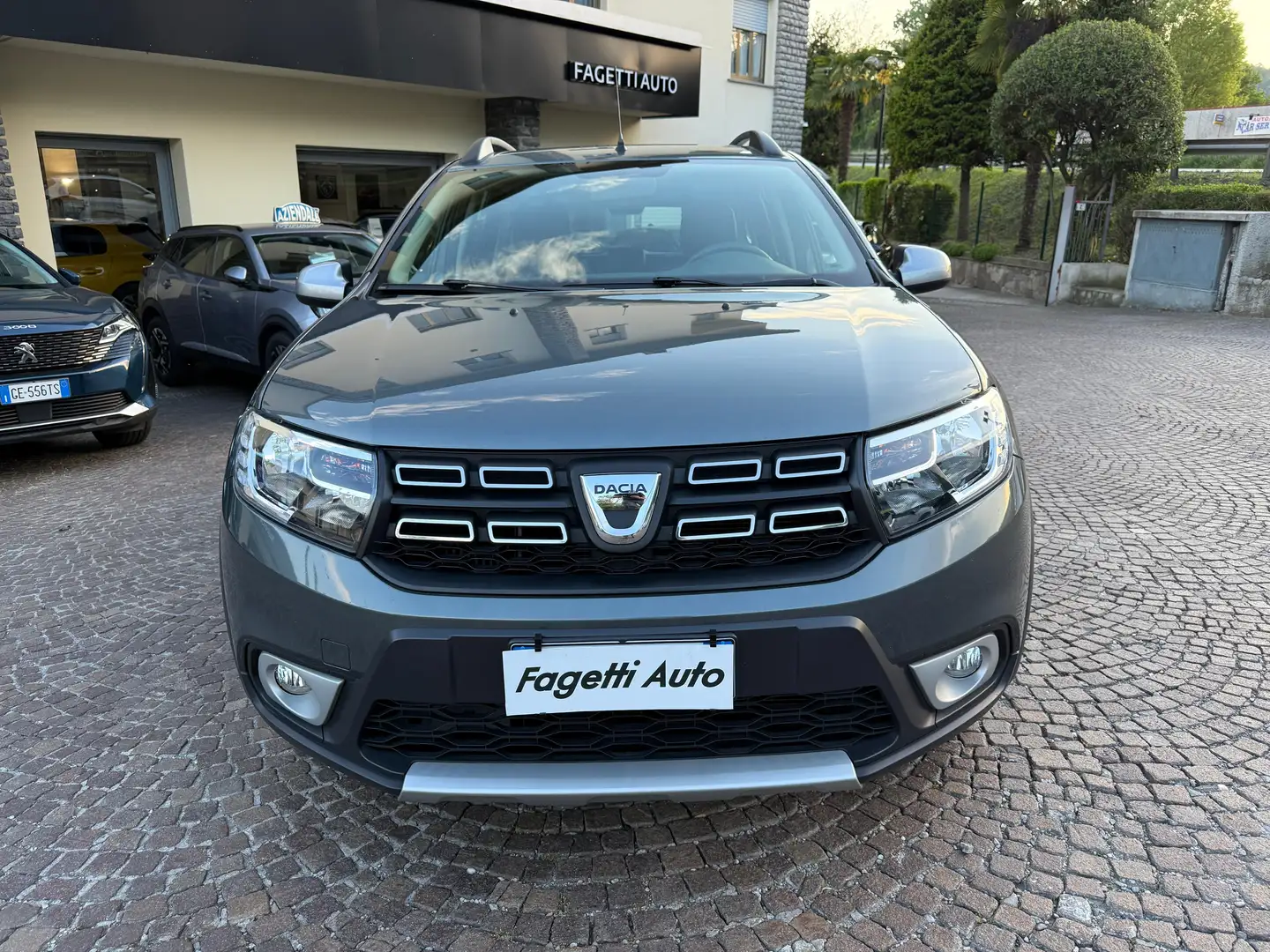 Dacia Logan MCV STEPWAY 1.5 DCI 90CV BRAVE Szary - 2