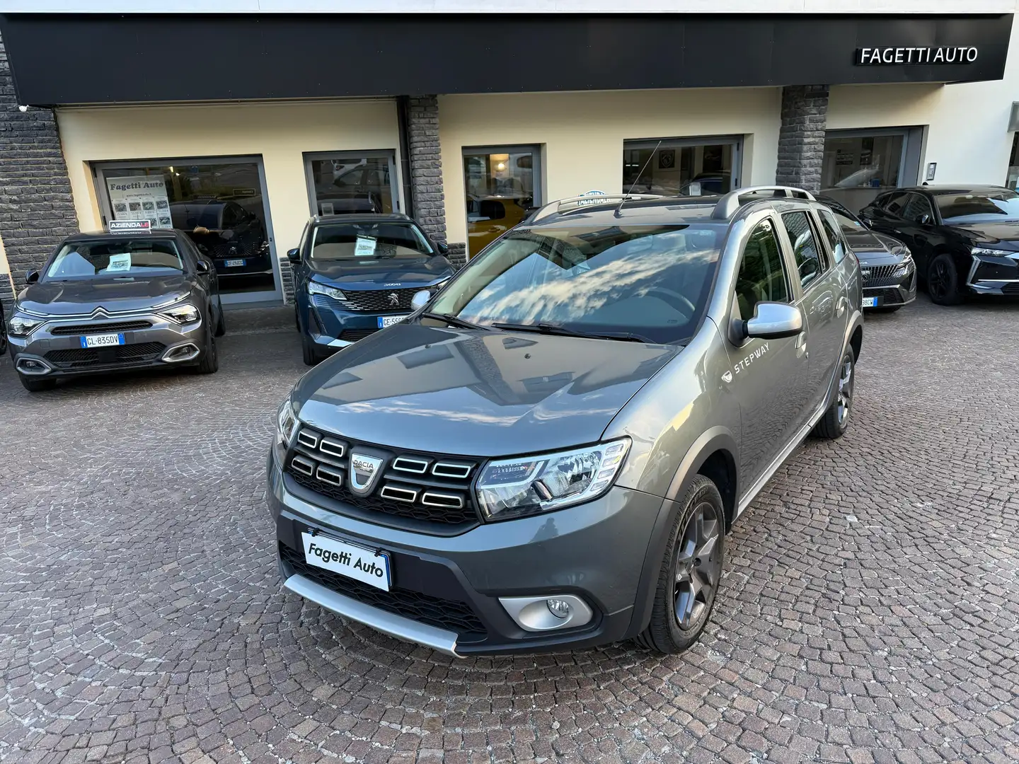 Dacia Logan MCV STEPWAY 1.5 DCI 90CV BRAVE Szary - 1