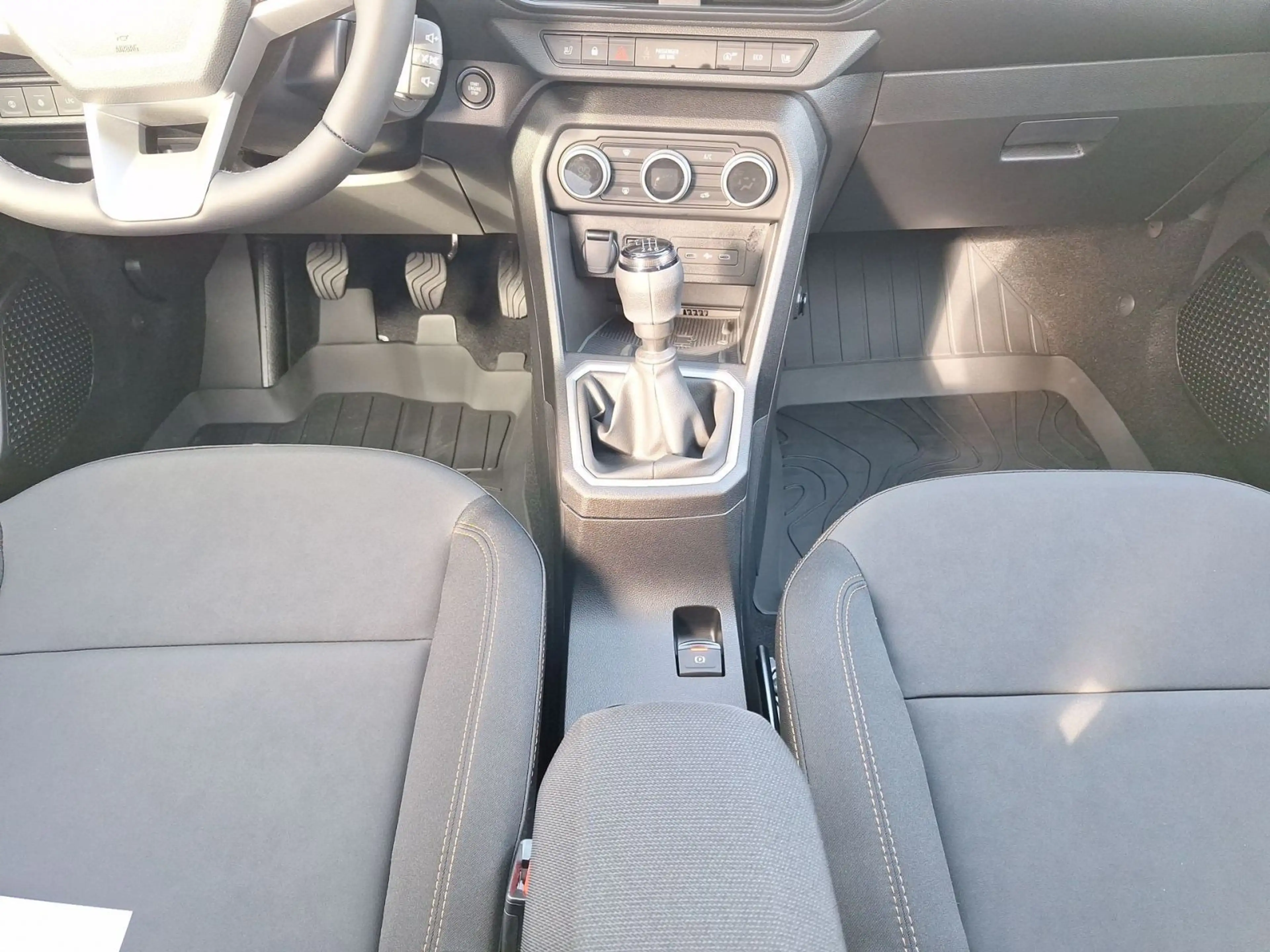 Dacia Jogger Extreme Eco-G 120 — photo 15