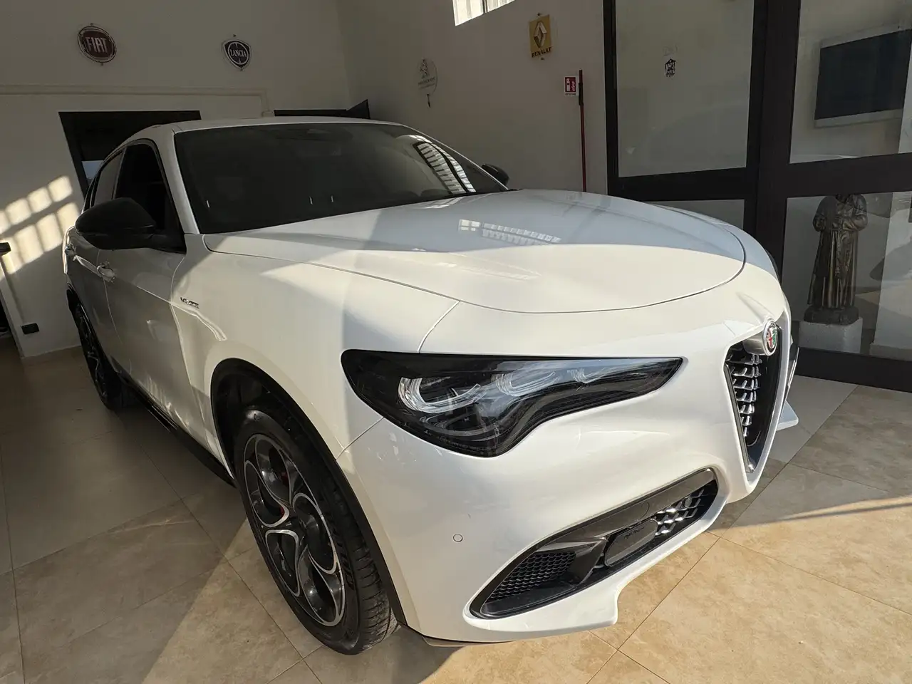 Alfa Romeo Stelvio 2024 — фото 13