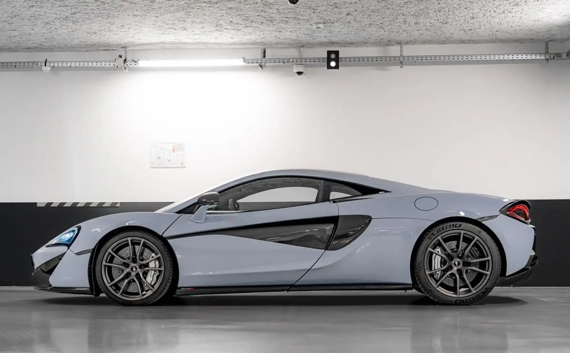 맥라렌 570S 570 Sport Coupe 2019 회색 사진 3