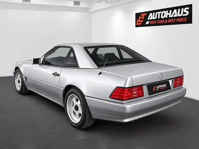 Mercedes-Benz SL view 3