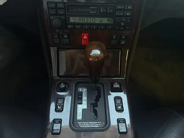 Mercedes-Benz SL view 10