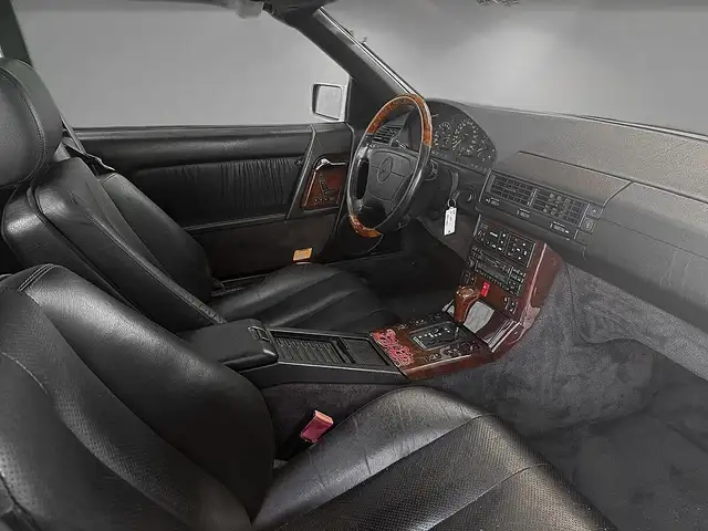 Mercedes-Benz SL view 8