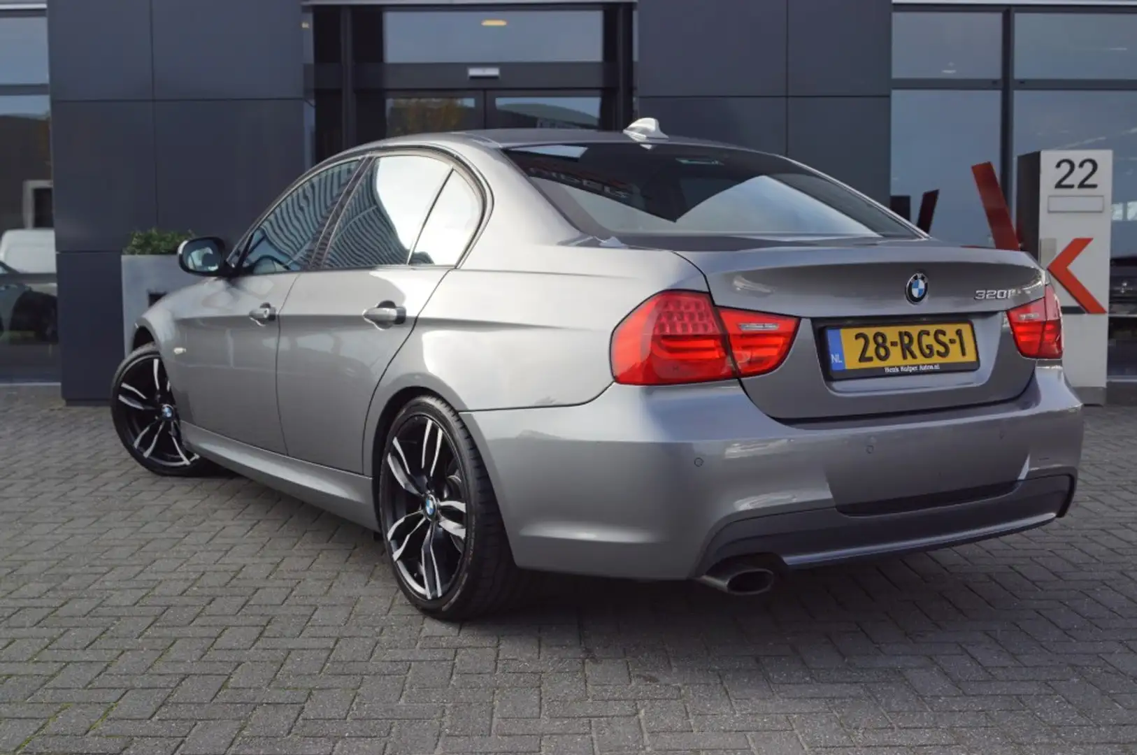 BMW 320 320i M Sport Edition 170pk/ Navi / PDC/ 18 Inch LM Gris - 2