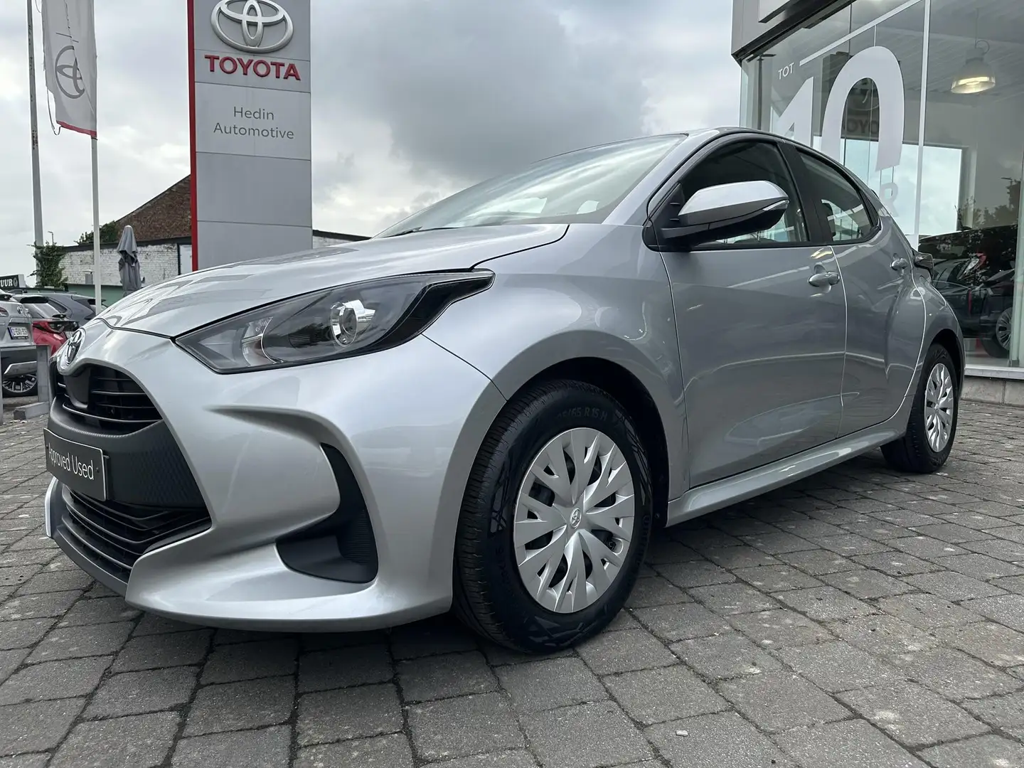 Toyota Yaris 1.5 VVT-i Hybrid 85kW Dynamic e-CVT - 1