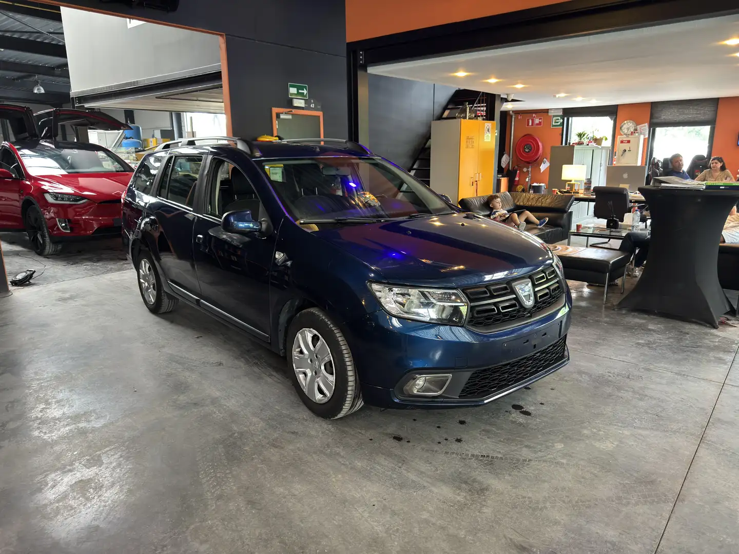 Dacia Logan MCV 0.9 TCe Lauréate Bleu - 1
