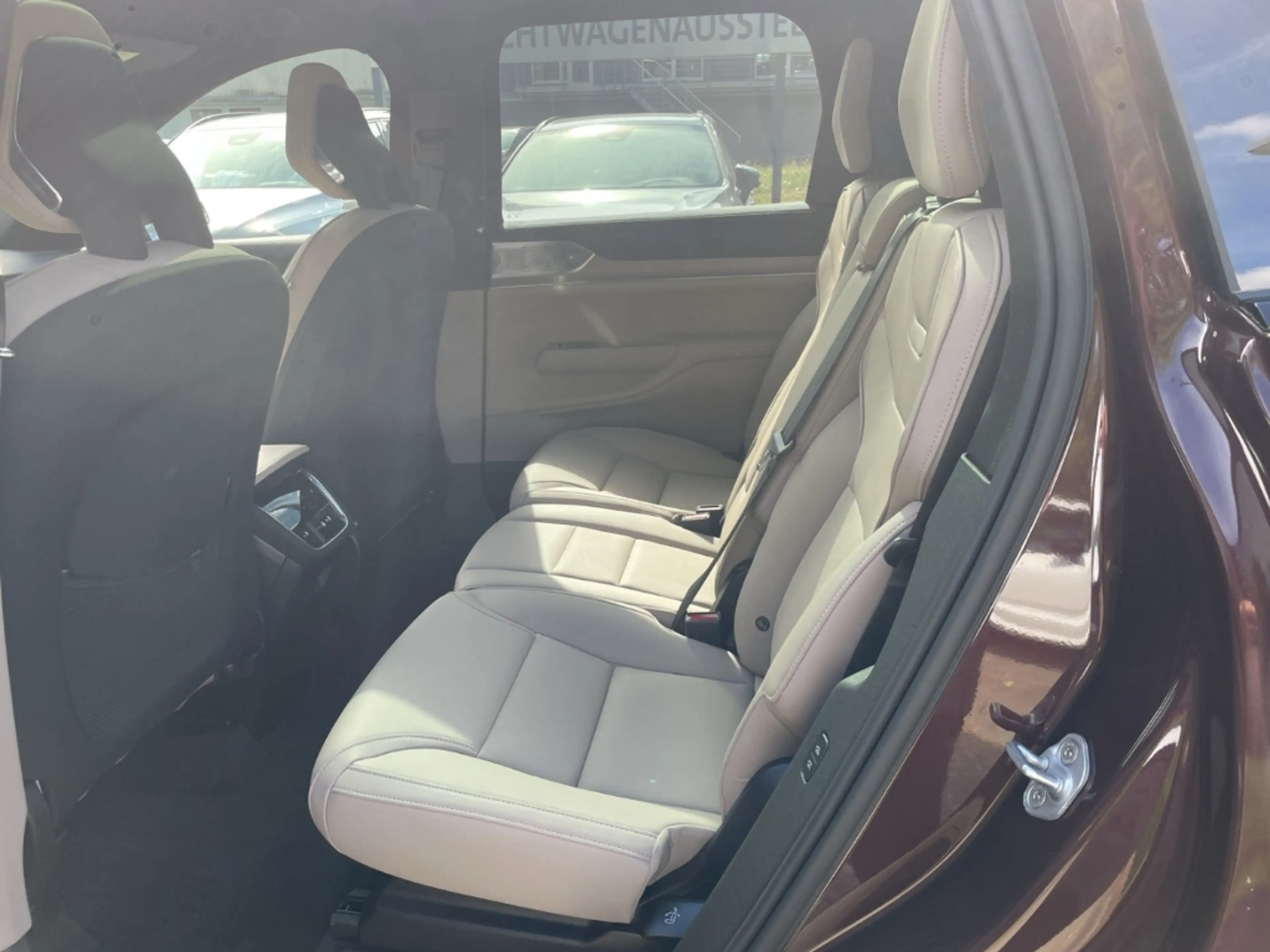 Volvo EX90 Ultra Performance Pure Electric AWD Twin 7-Sitzer — photo 7