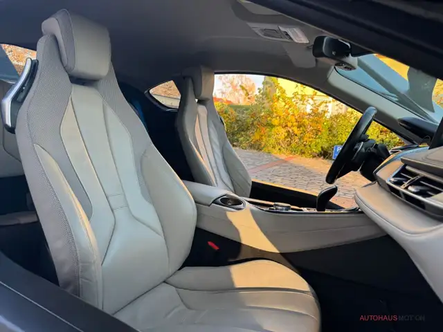 BMW I8 view 15