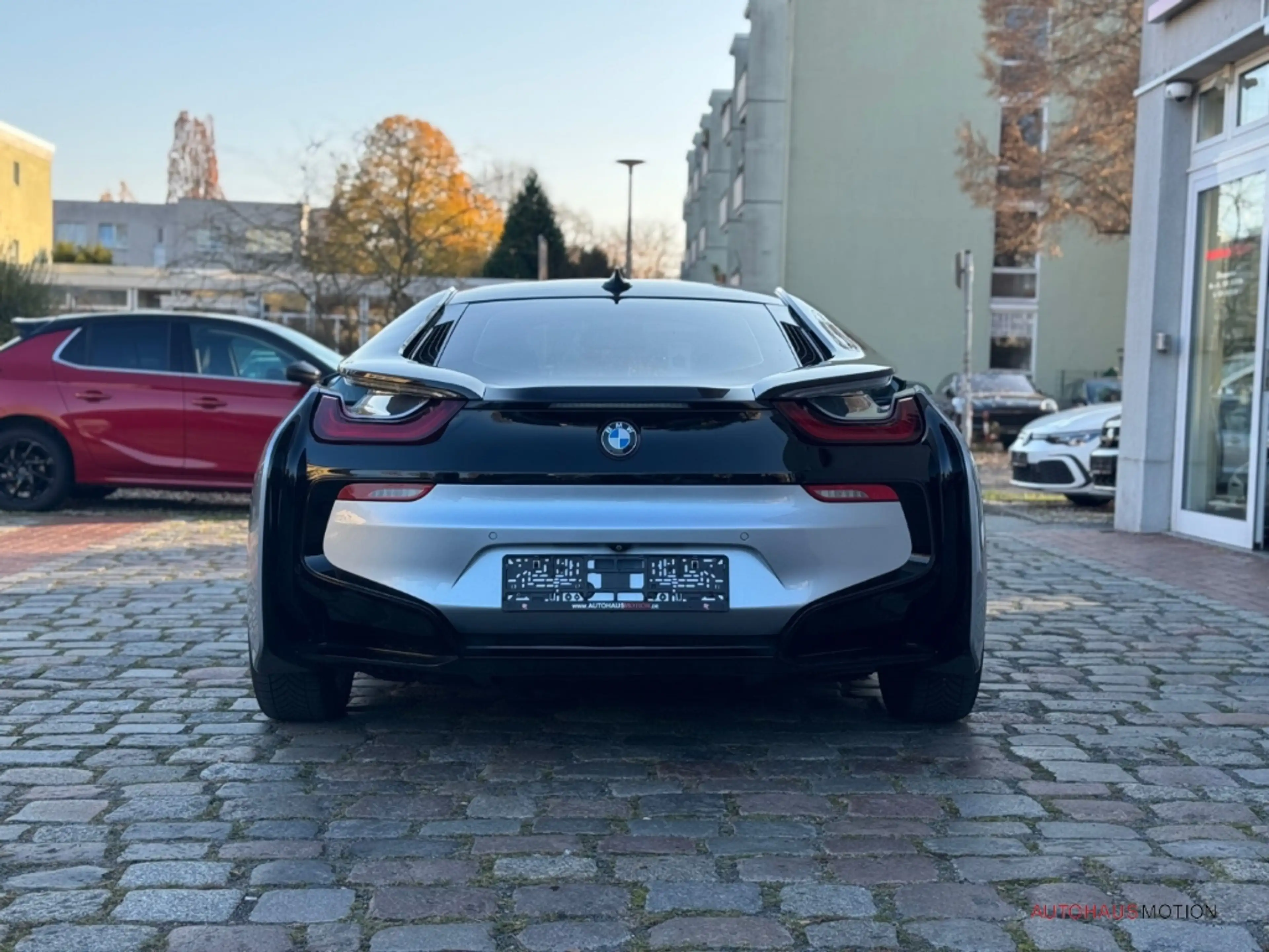 BMW i8 Coupe LED HUD SHZ LEDER KOLLISIONWARNER — photo 6