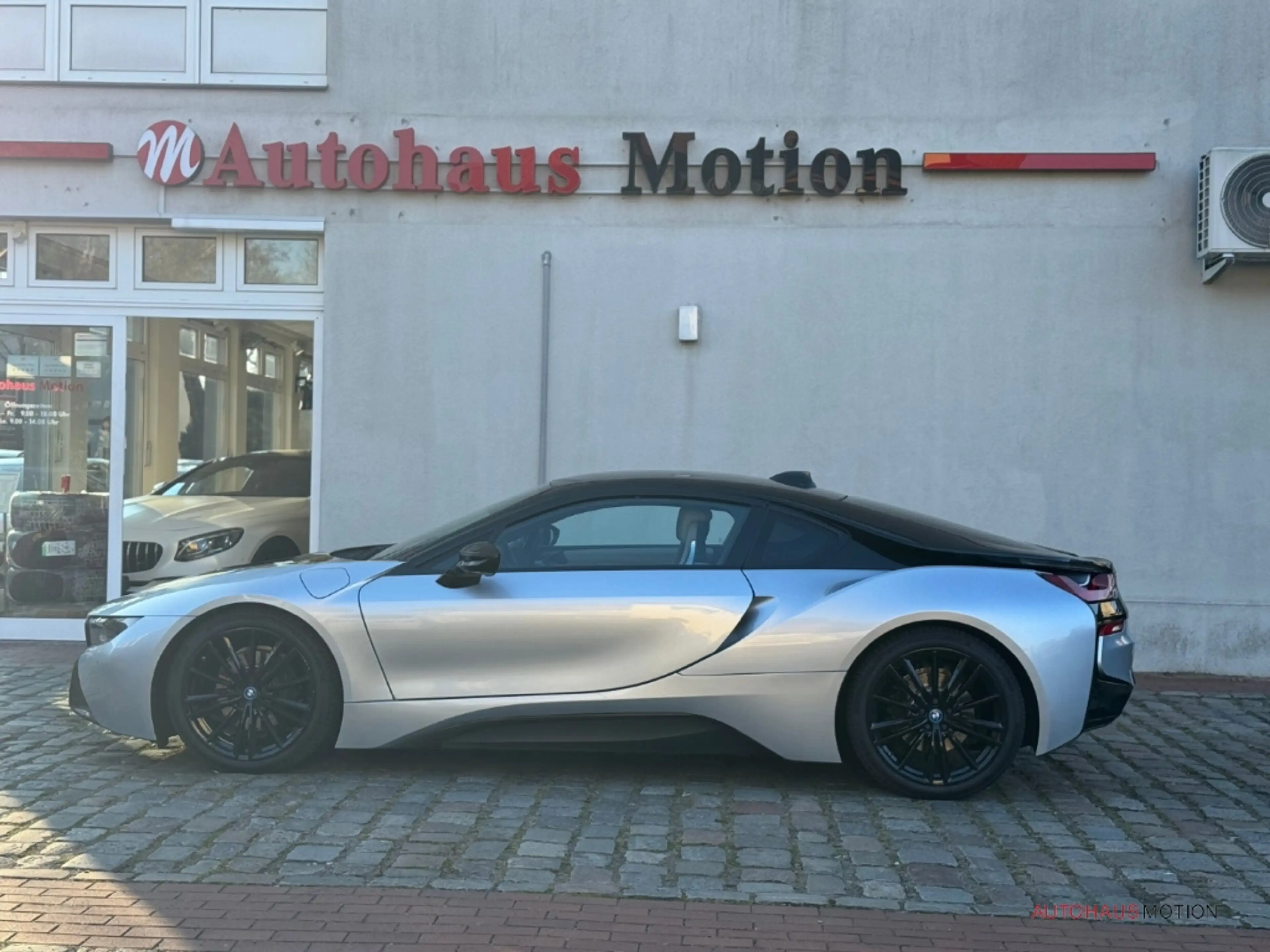 BMW i8 Coupe LED HUD SHZ LEDER KOLLISIONWARNER — photo 8
