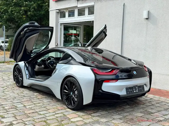 BMW I8 view 8