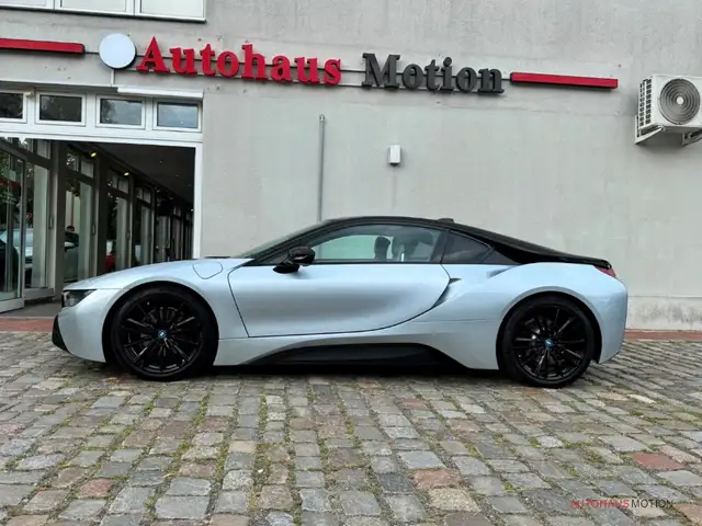 BMW I8 view 7