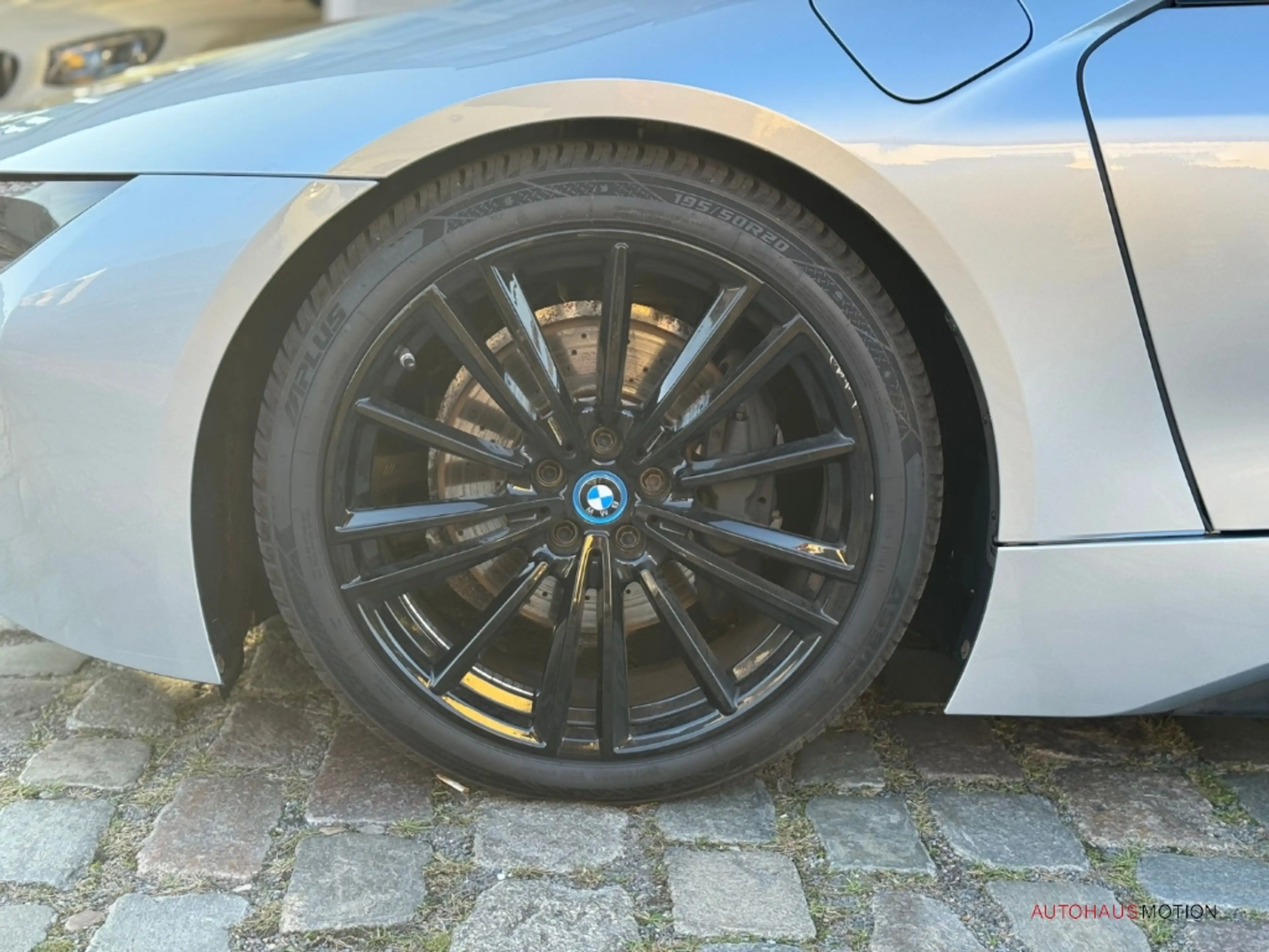 BMW i8 Coupe LED HUD SHZ LEDER KOLLISIONWARNER — photo 28