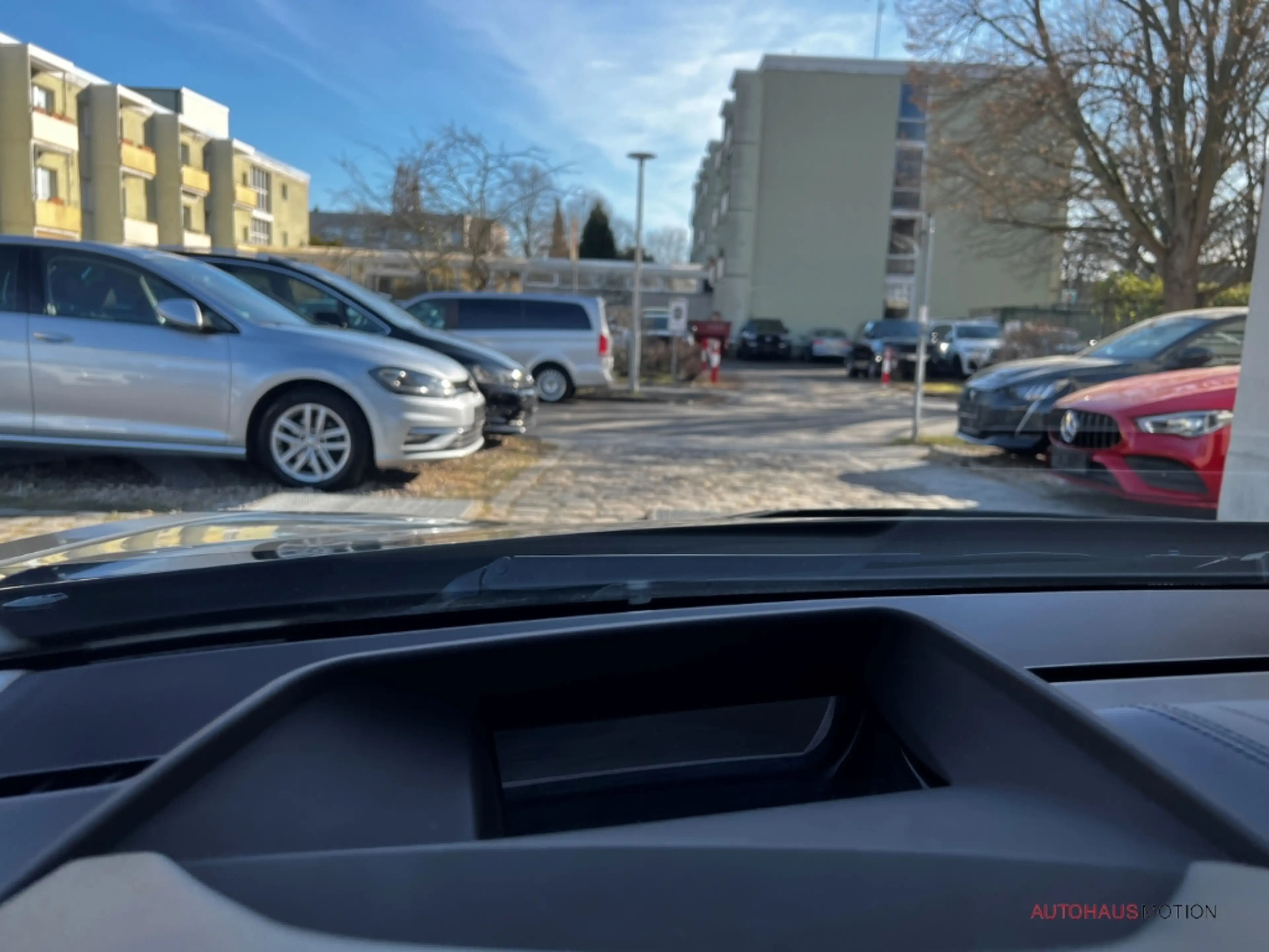 BMW i8 Coupe LED HUD SHZ LEDER KOLLISIONWARNER — photo 26