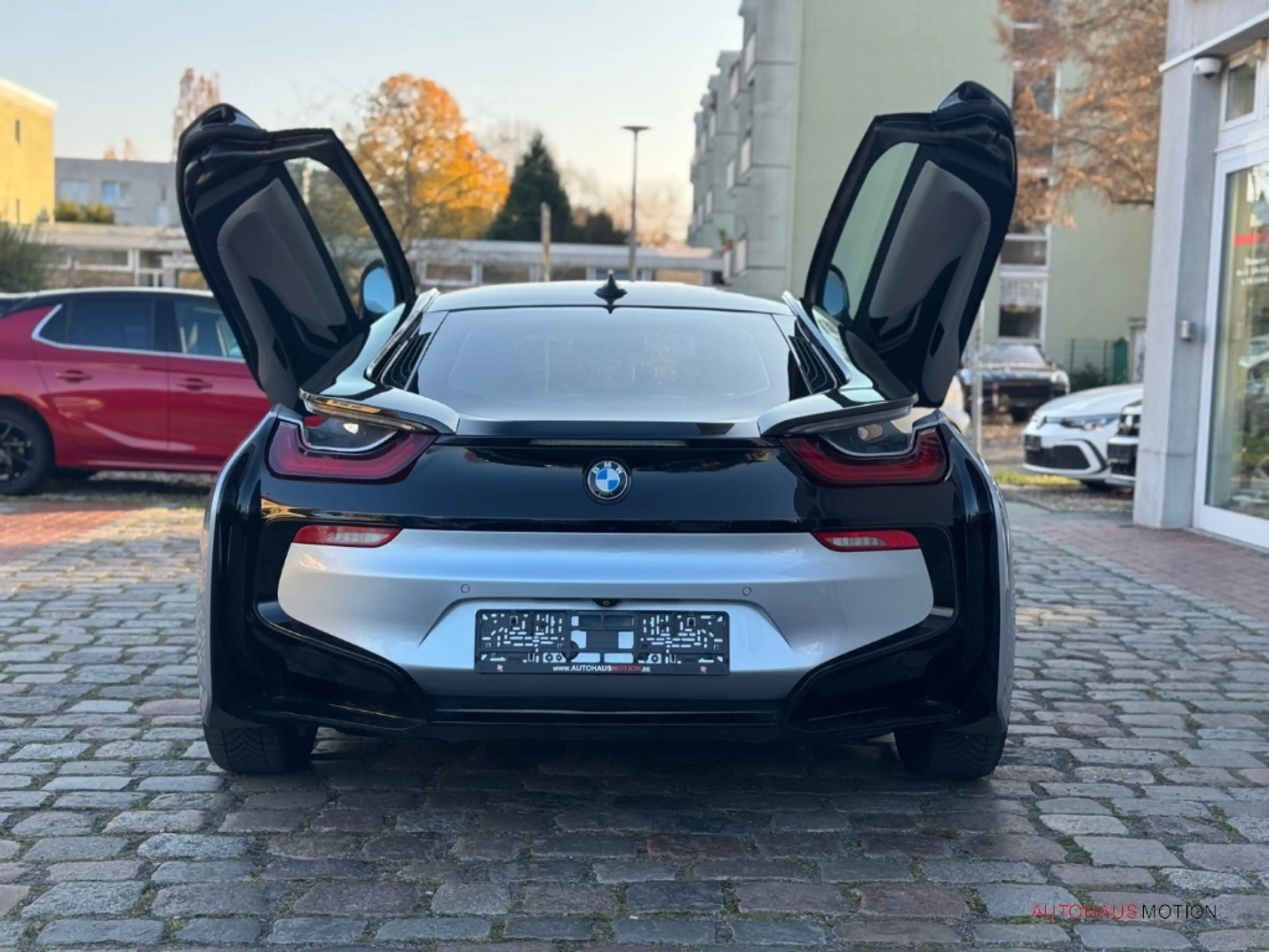 BMW i8 Coupe LED HUD SHZ LEDER KOLLISIONWARNER — photo 9