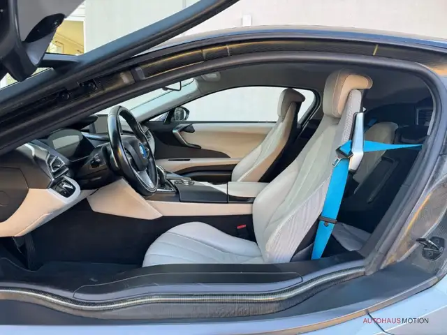 BMW I8 view 14