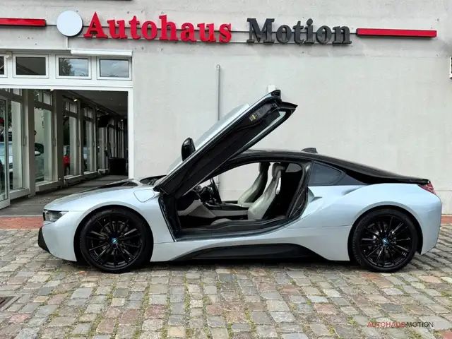 BMW I8 view 9