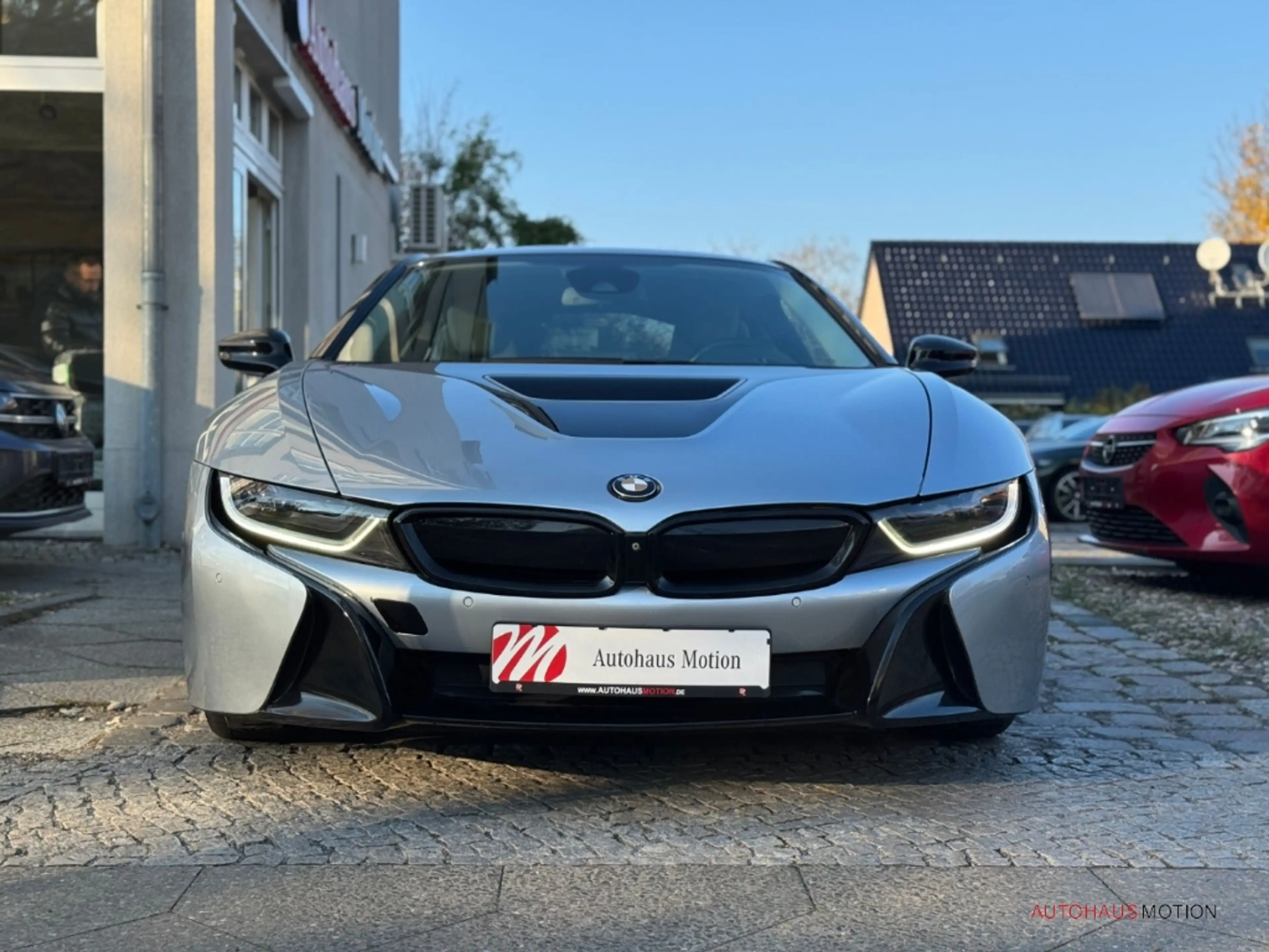 BMW i8 Coupe LED HUD SHZ LEDER KOLLISIONWARNER — photo 3