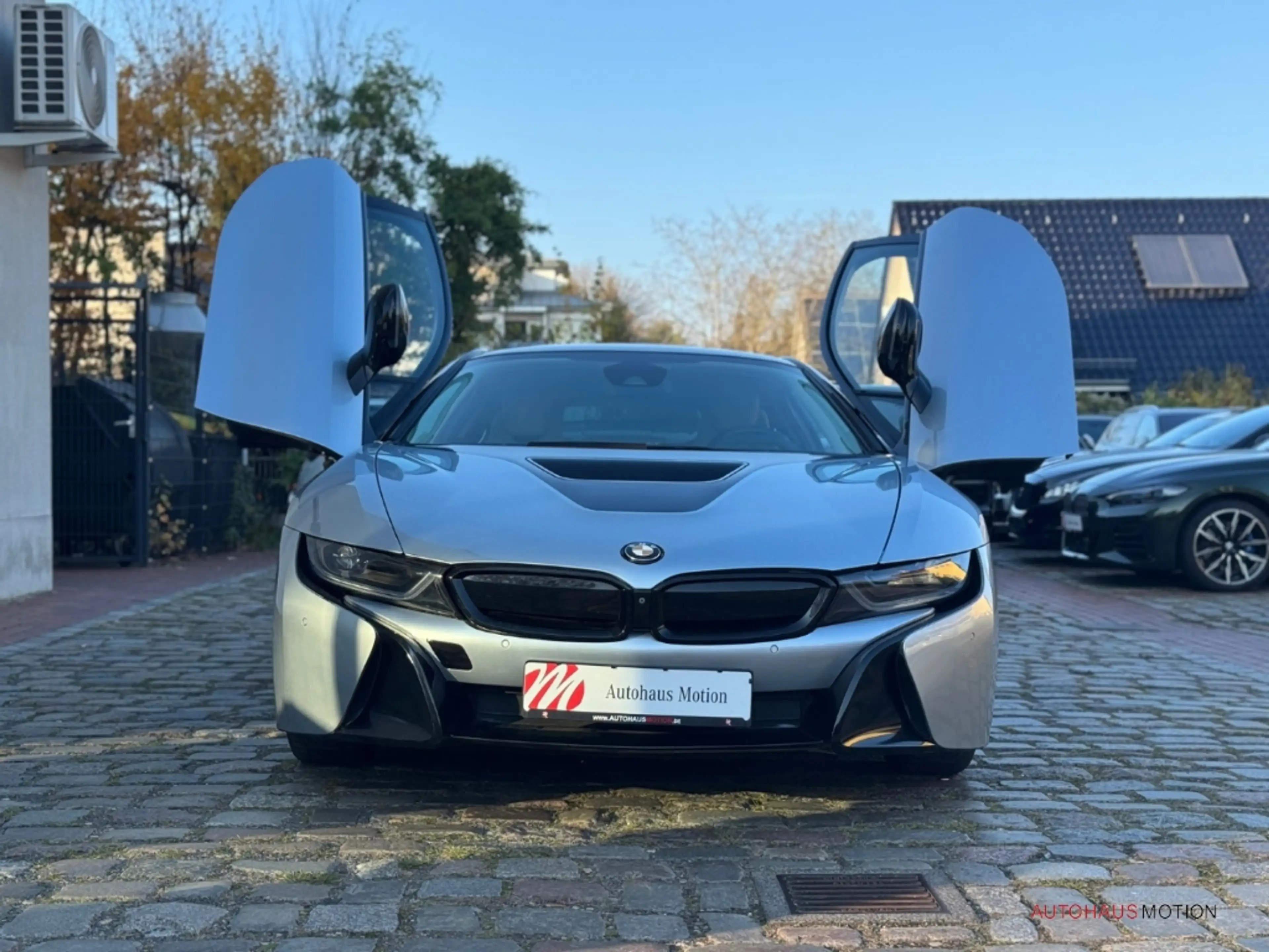 BMW i8 Coupe LED HUD SHZ LEDER KOLLISIONWARNER — photo 10