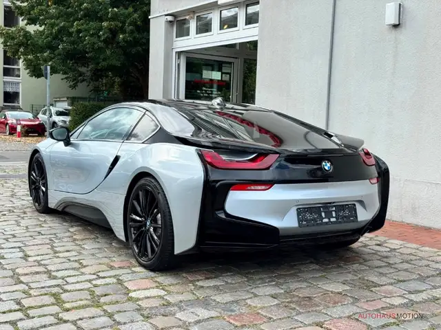 BMW I8 view 6