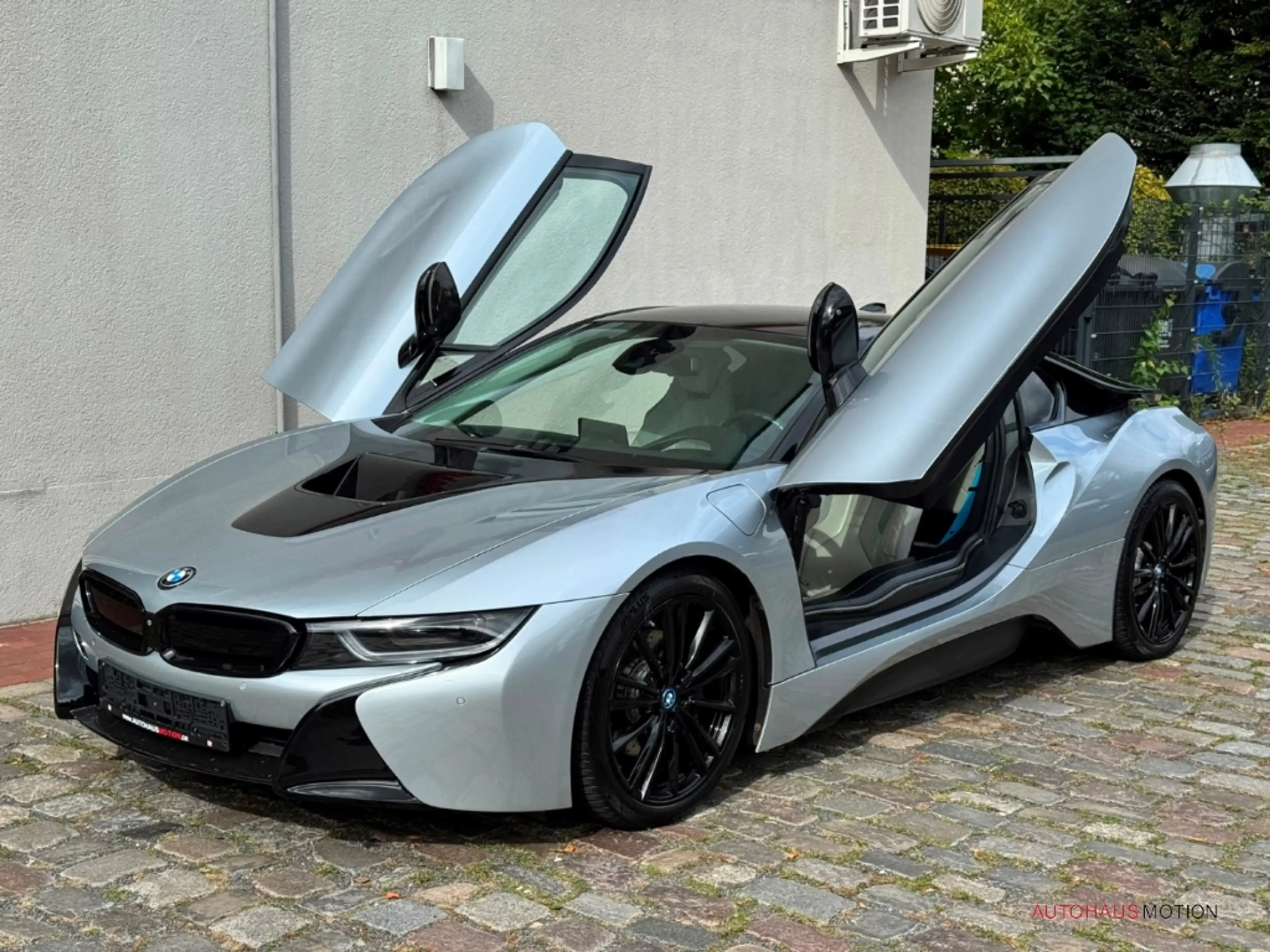BMW i8 Coupe LED HUD SHZ LEDER KOLLISIONWARNER — photo 10