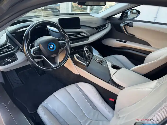 BMW I8 view 11