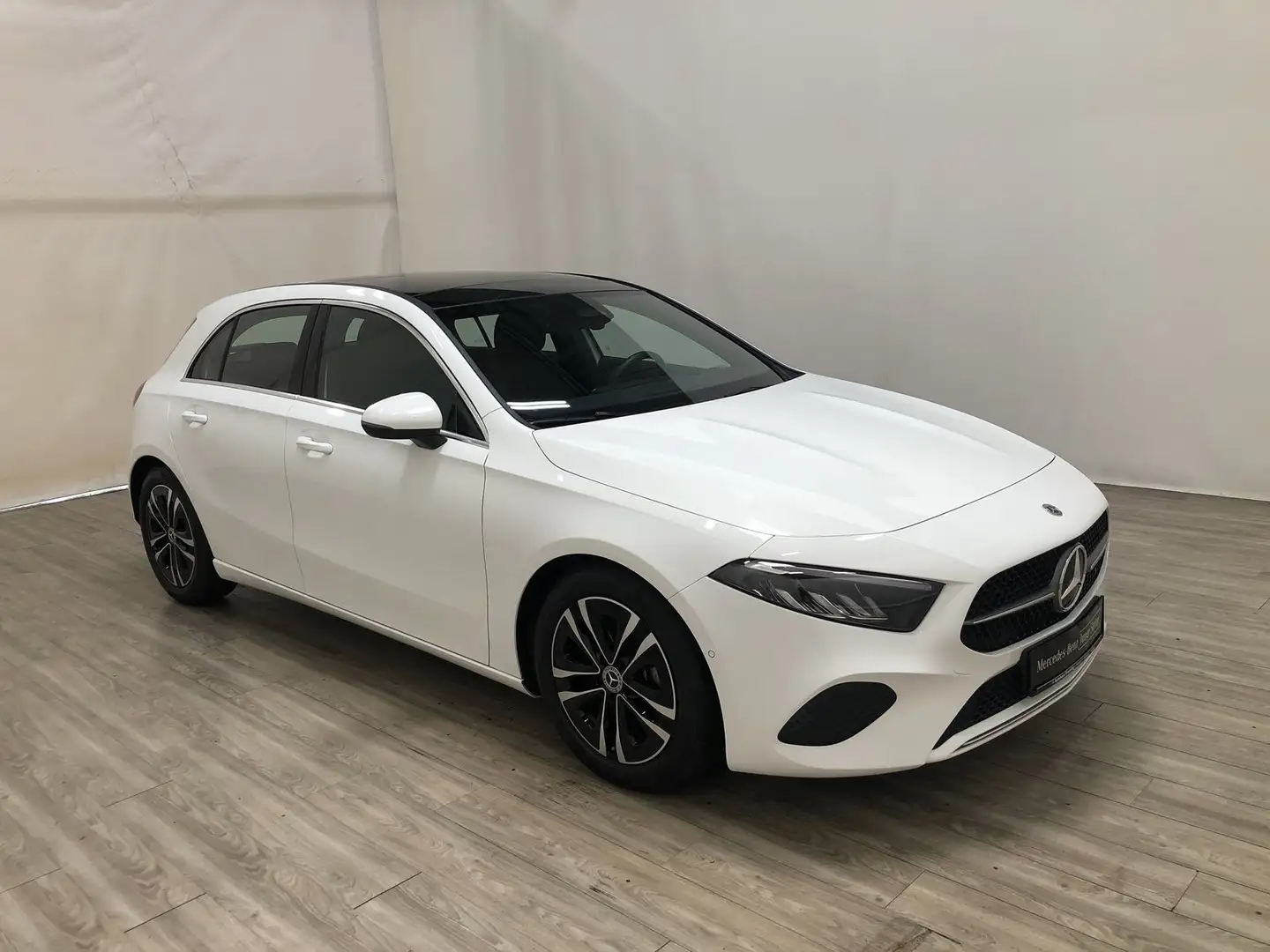 Mercedes-Benz A 200 d Progressive Pano*Kamera*LED*Lenkradheiz. Weiß - 2