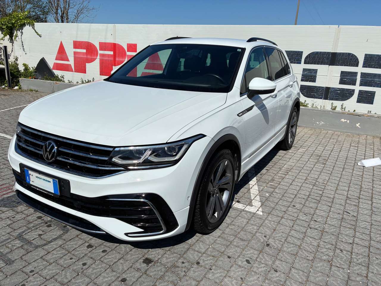 Volkswagen Tiguan 2.0 tdi R-Line 150cv dsg