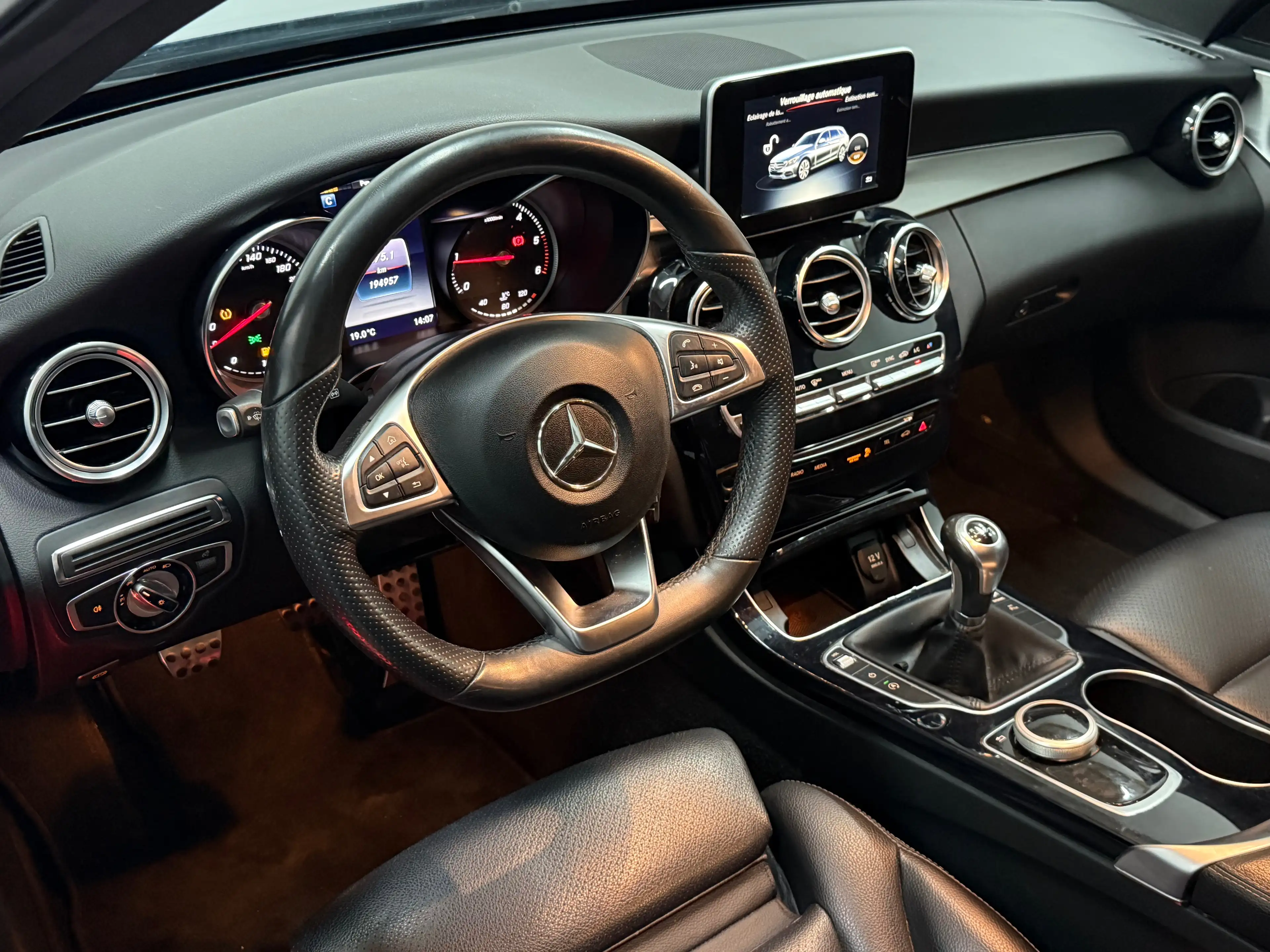 Mercedes-Benz C 200 d PACK AMG - Euro6 - Navi - Carnet — photo 11