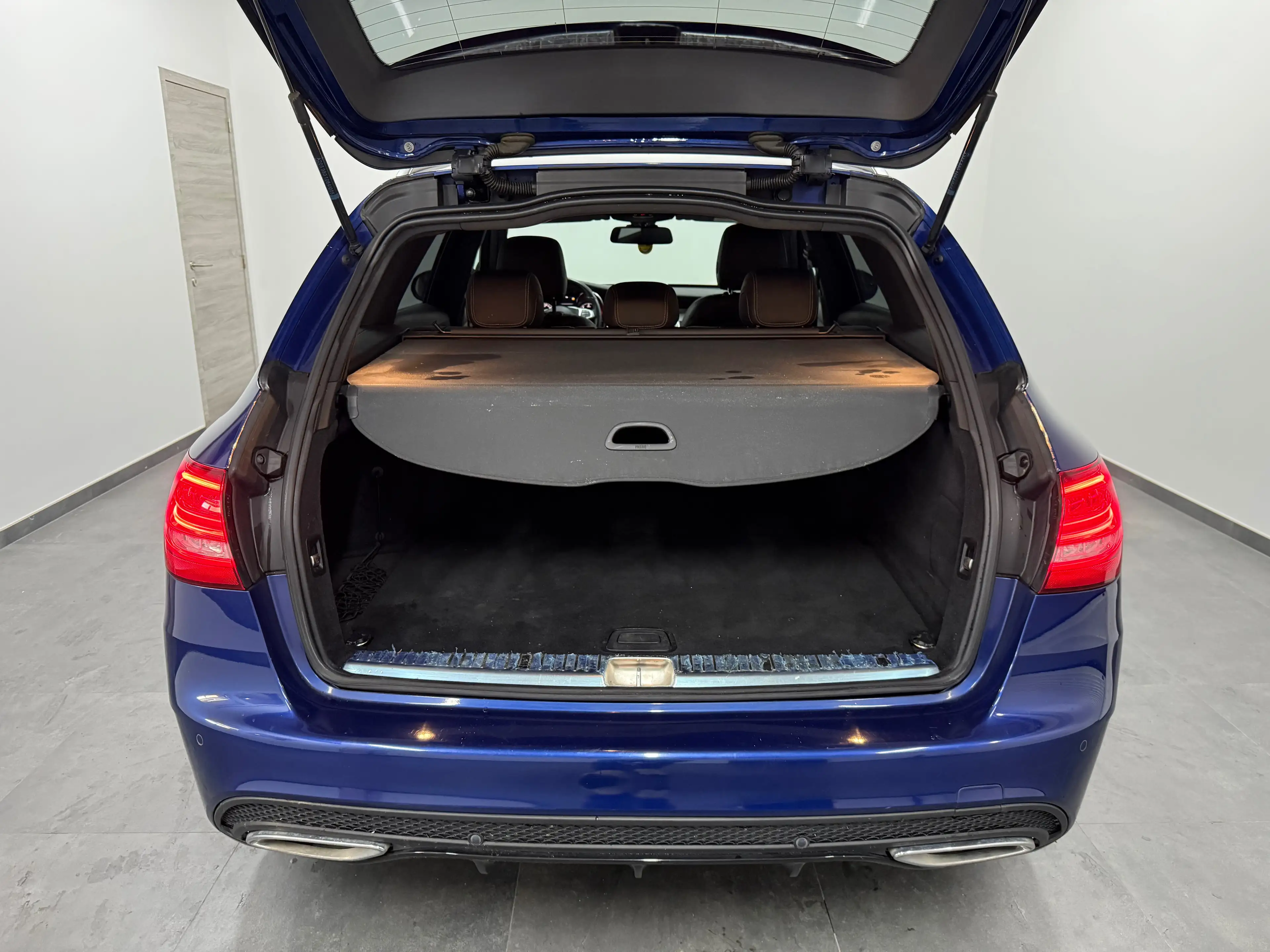 Mercedes-Benz C 200 d PACK AMG - Euro6 - Navi - Carnet — photo 9