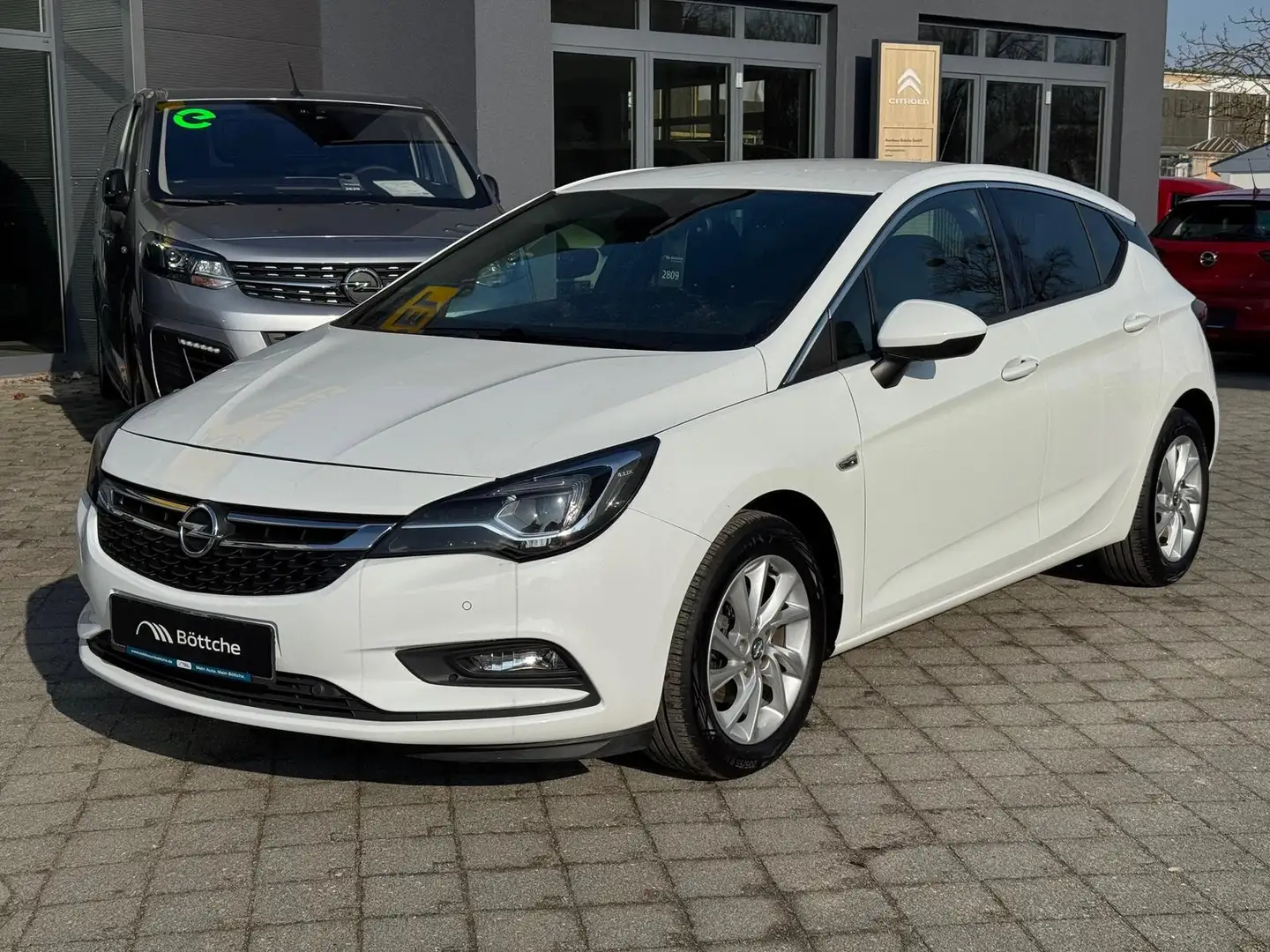Opel Astra 1.4 16V Dynamic /Klima*SHZ*PDC*NAVI*AHK Weiß - 2