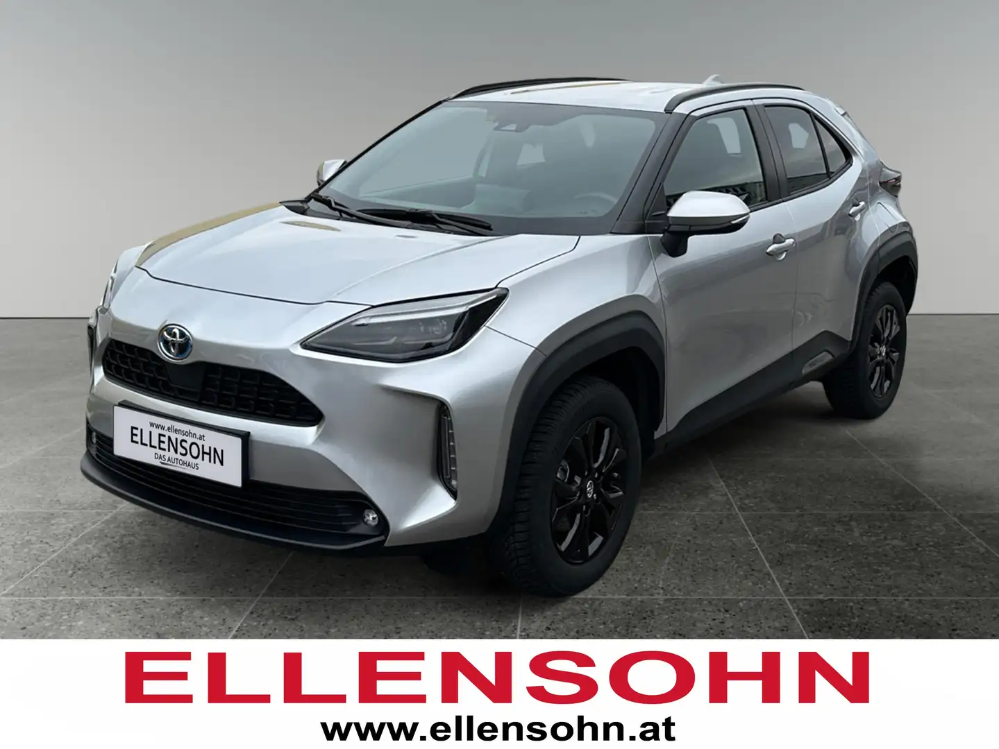 Toyota Yaris Cross 1,5 l Hybrid 4x2, Active Dr. inkl. Winterräder! Silber - 1