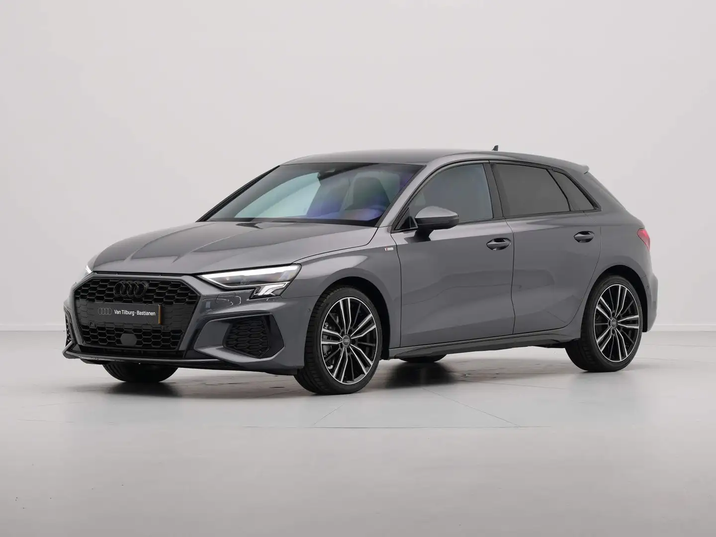 Audi A3 Sportback 30 TFSI S edition Navi Clima Verw. voors Grijs - 2