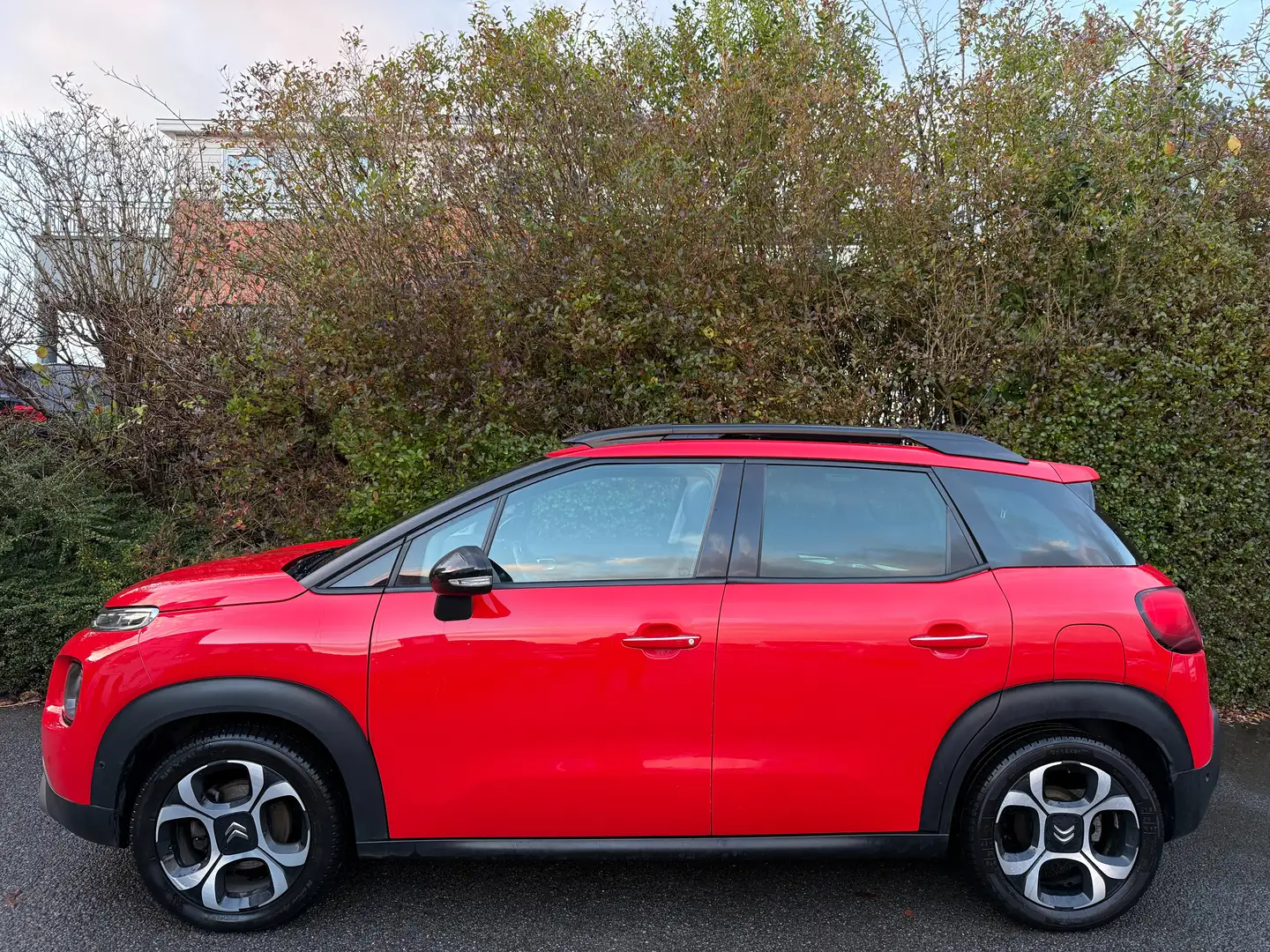 Citroen C3 Aircross 1.2+NAVI+CAMERA+TOIT OUVR+CUIR+HUD+ECOURROIE OK+6B Rot - 2