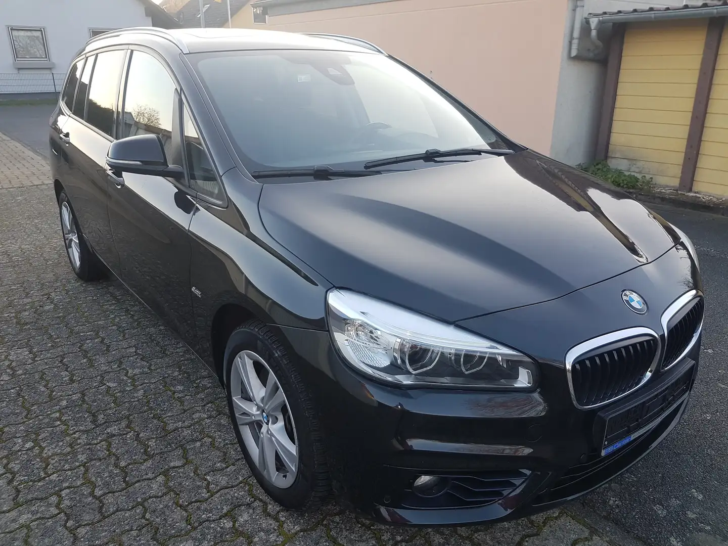 BMW 220 d Sport Line Gran Tourer LED,Navi,Panodach M-Paket Чорний - 2